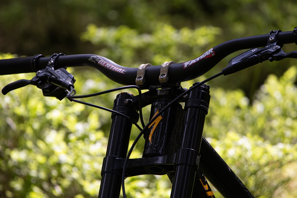 a close up of the handle bars on a bike