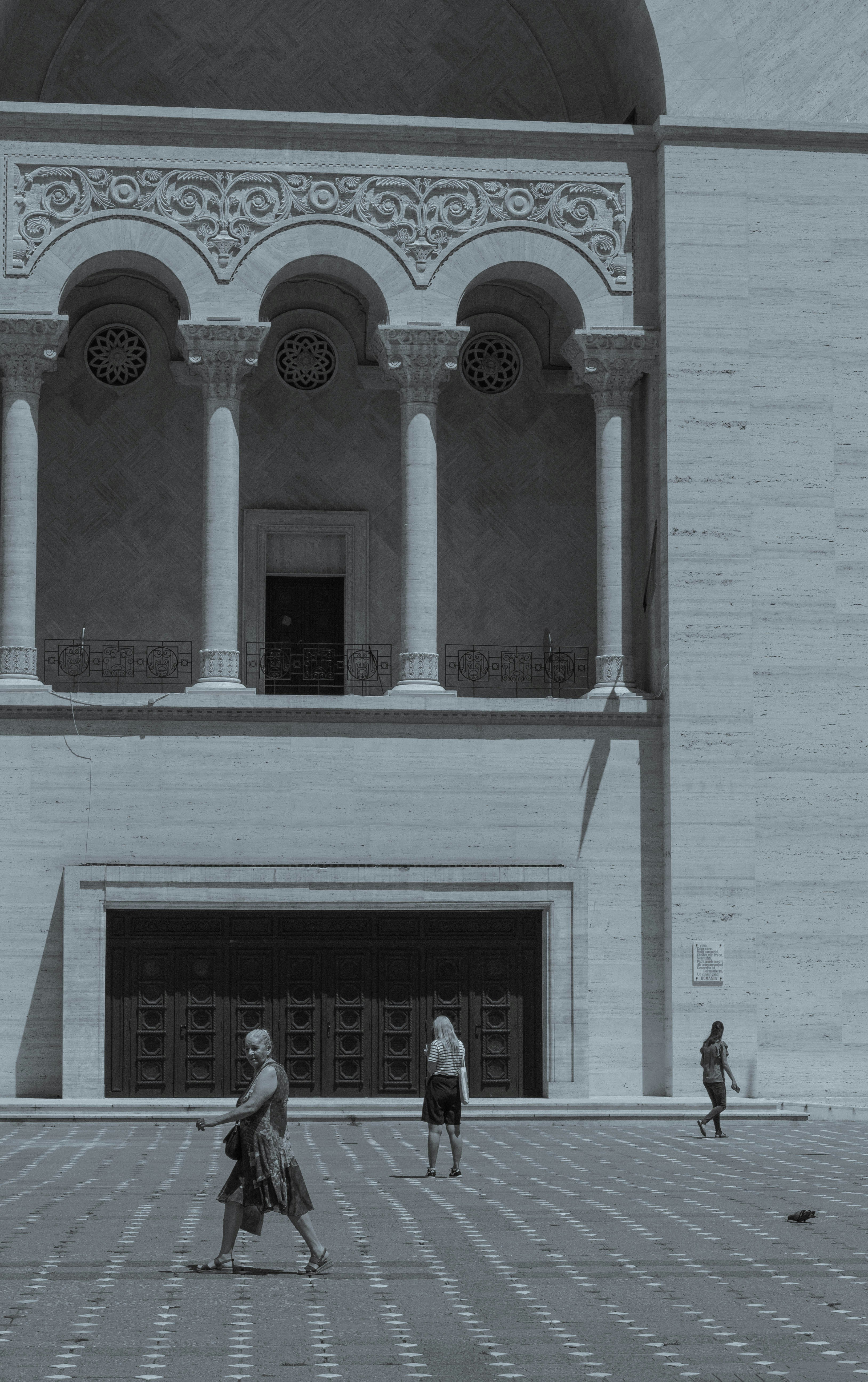 Photo by mari_oleacu