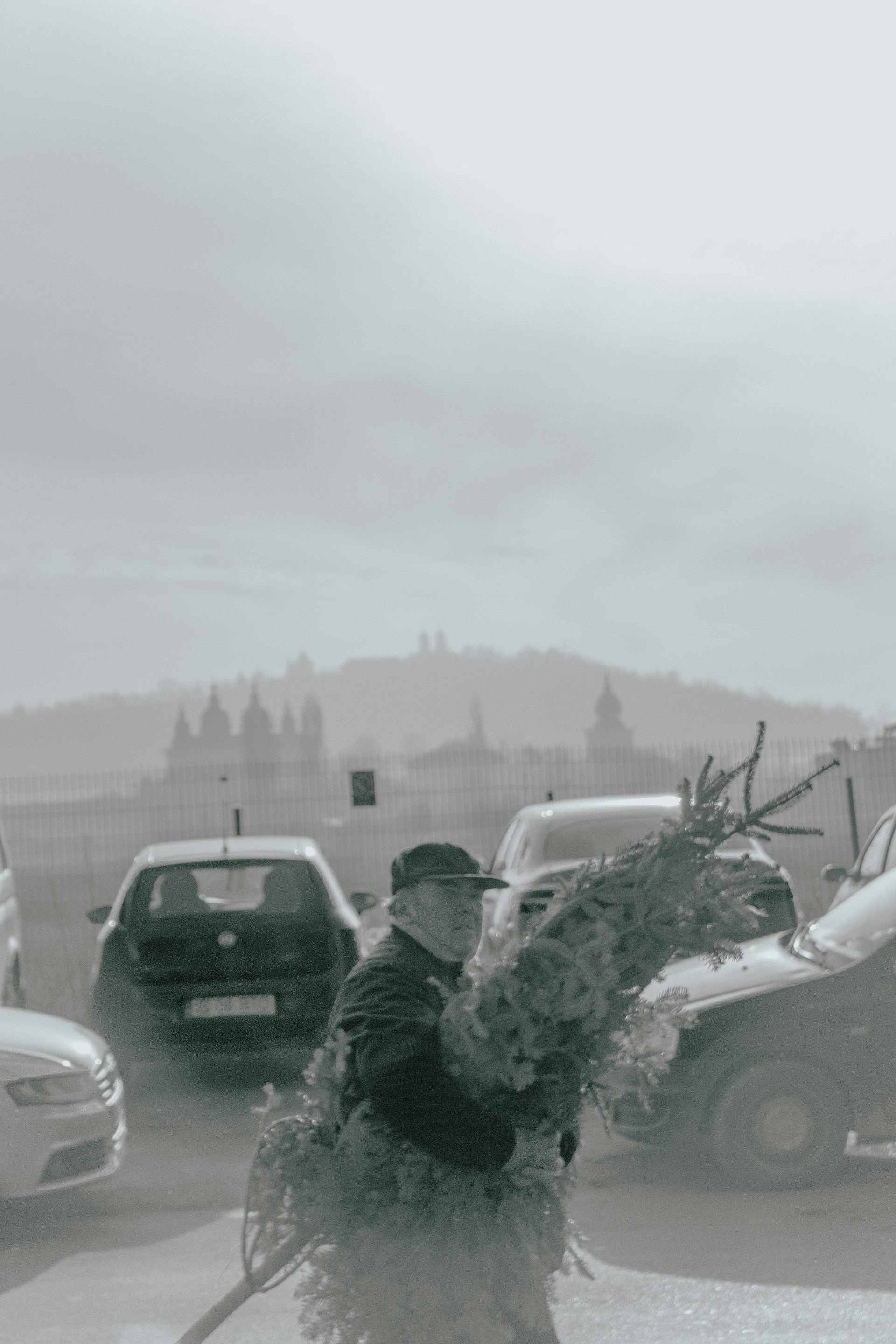 gray computer monitor