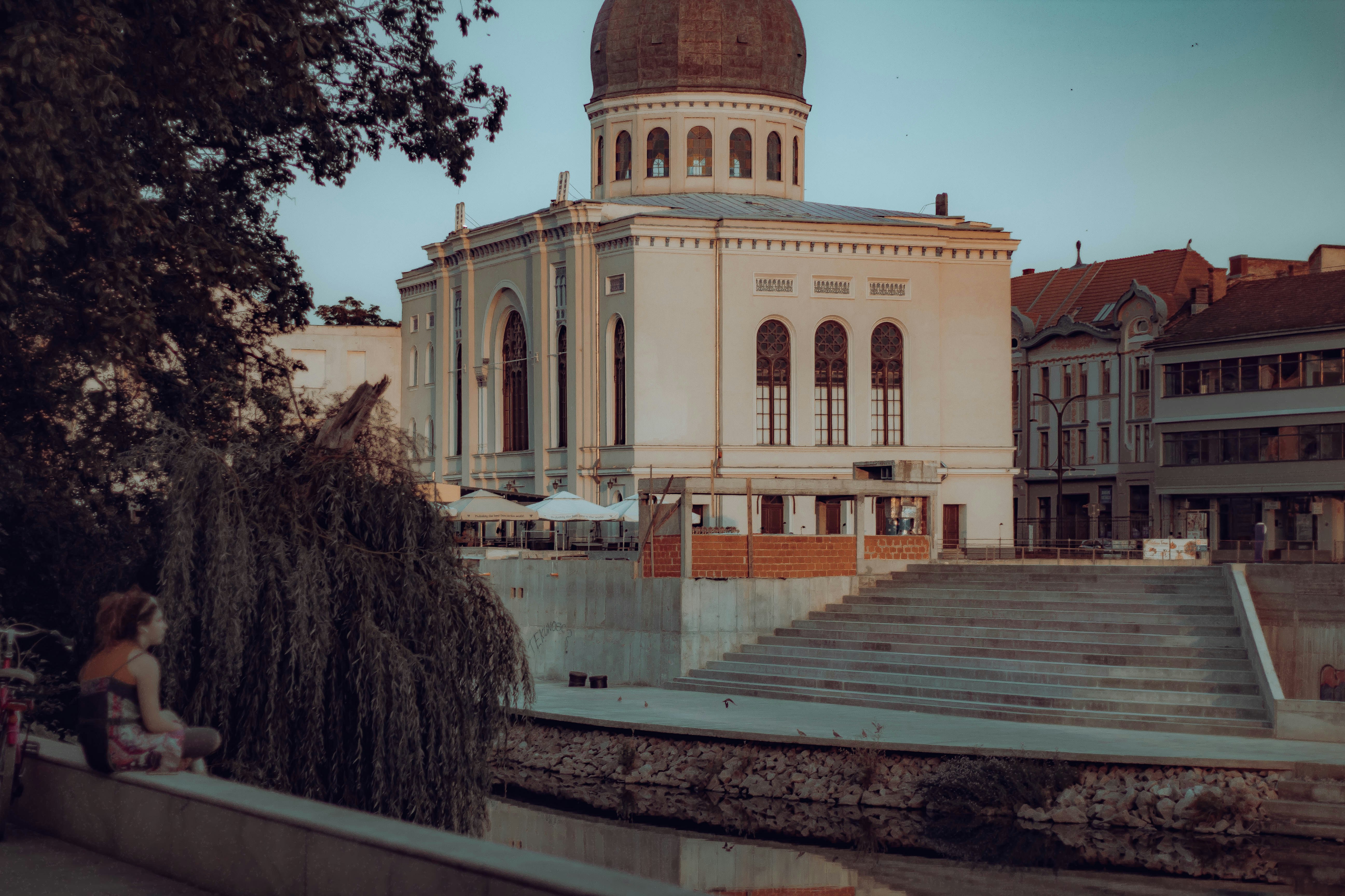 Photo by mari_oleacu