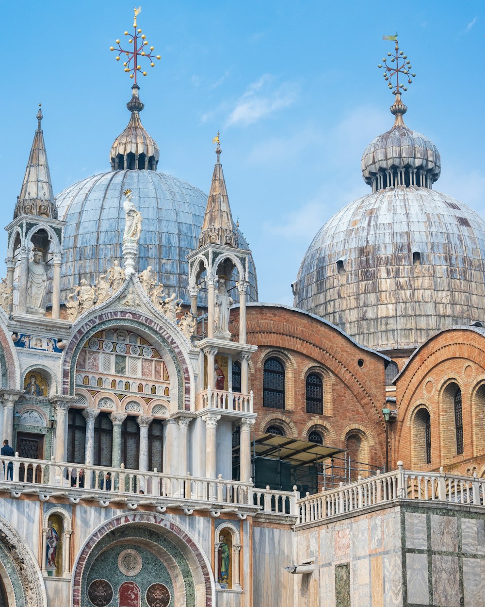 a large building with a bunch of domes on top of it