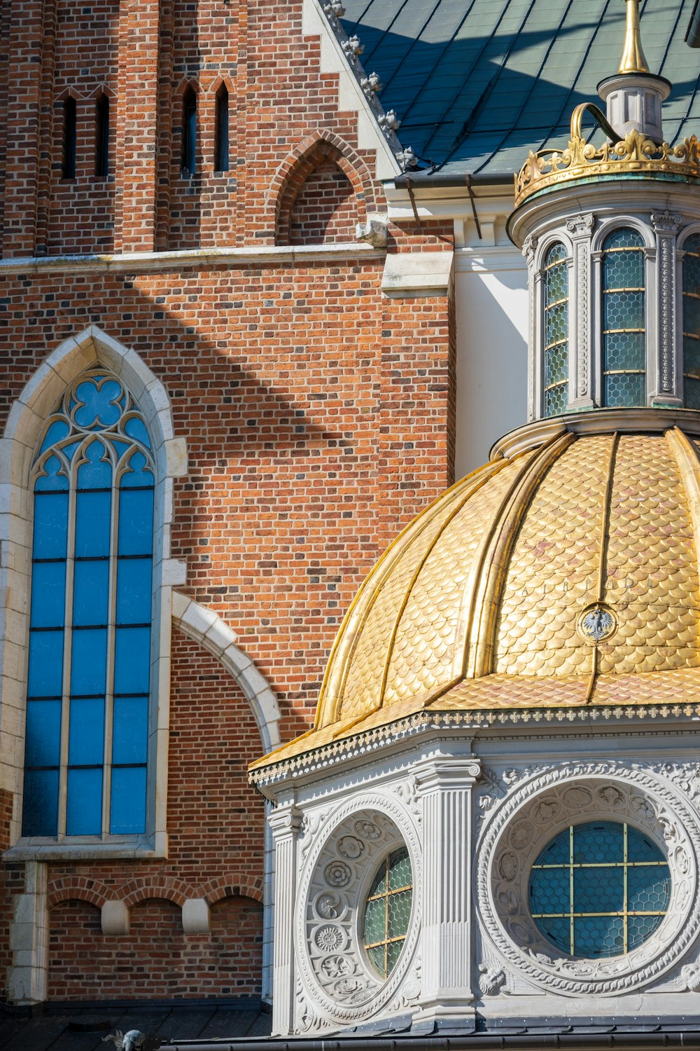 a building with a gold dome on top of it