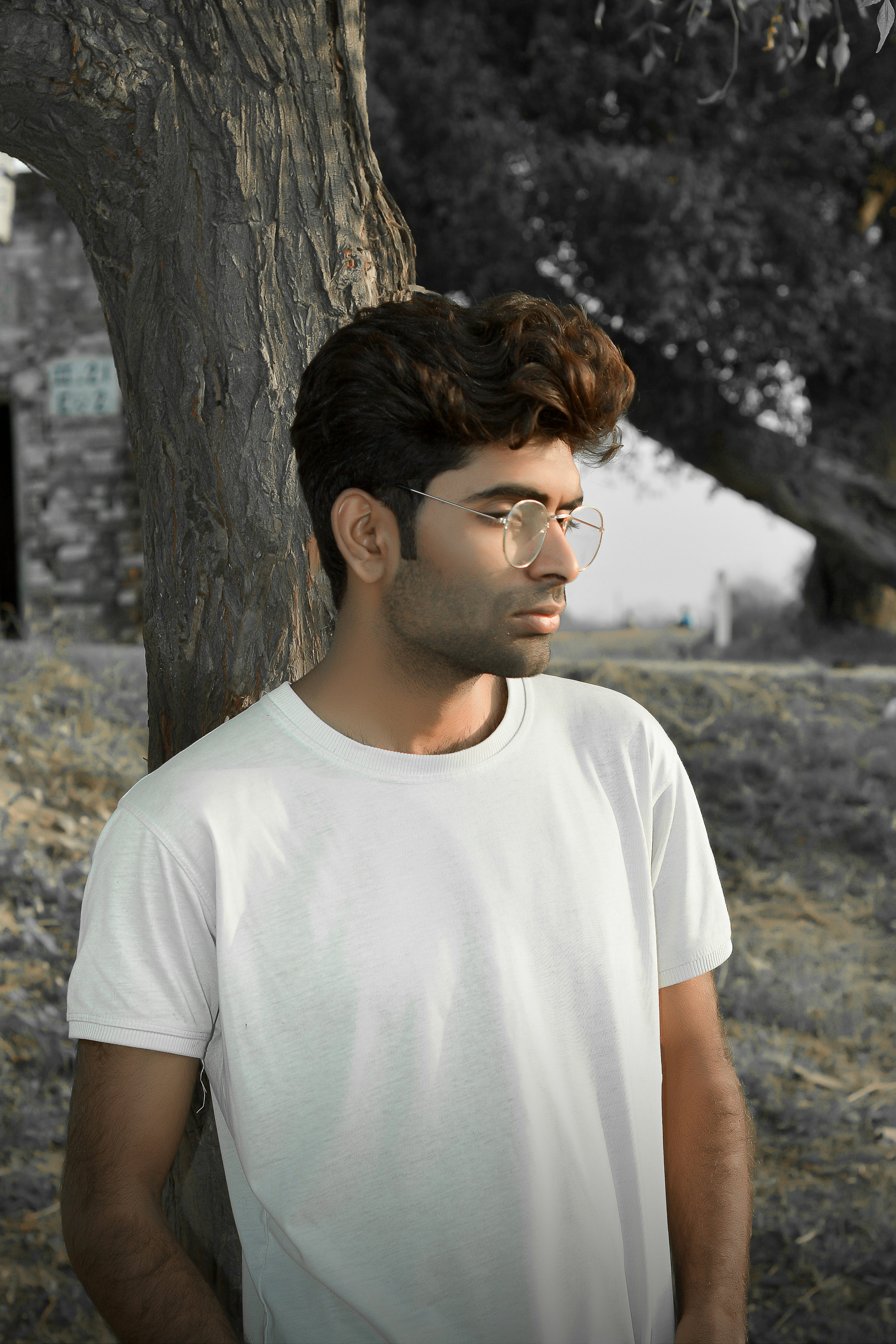 gray computer monitor