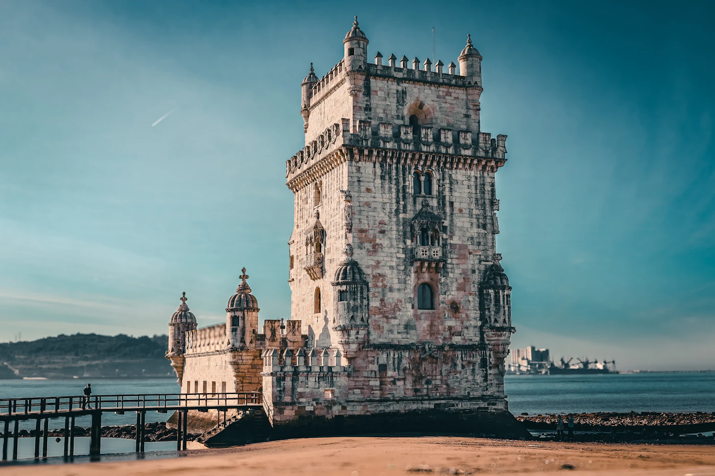 Torre de Belém junto al río Tajo, antigua puerta ceremonial de los descubrimientos portugueses, Lisboa