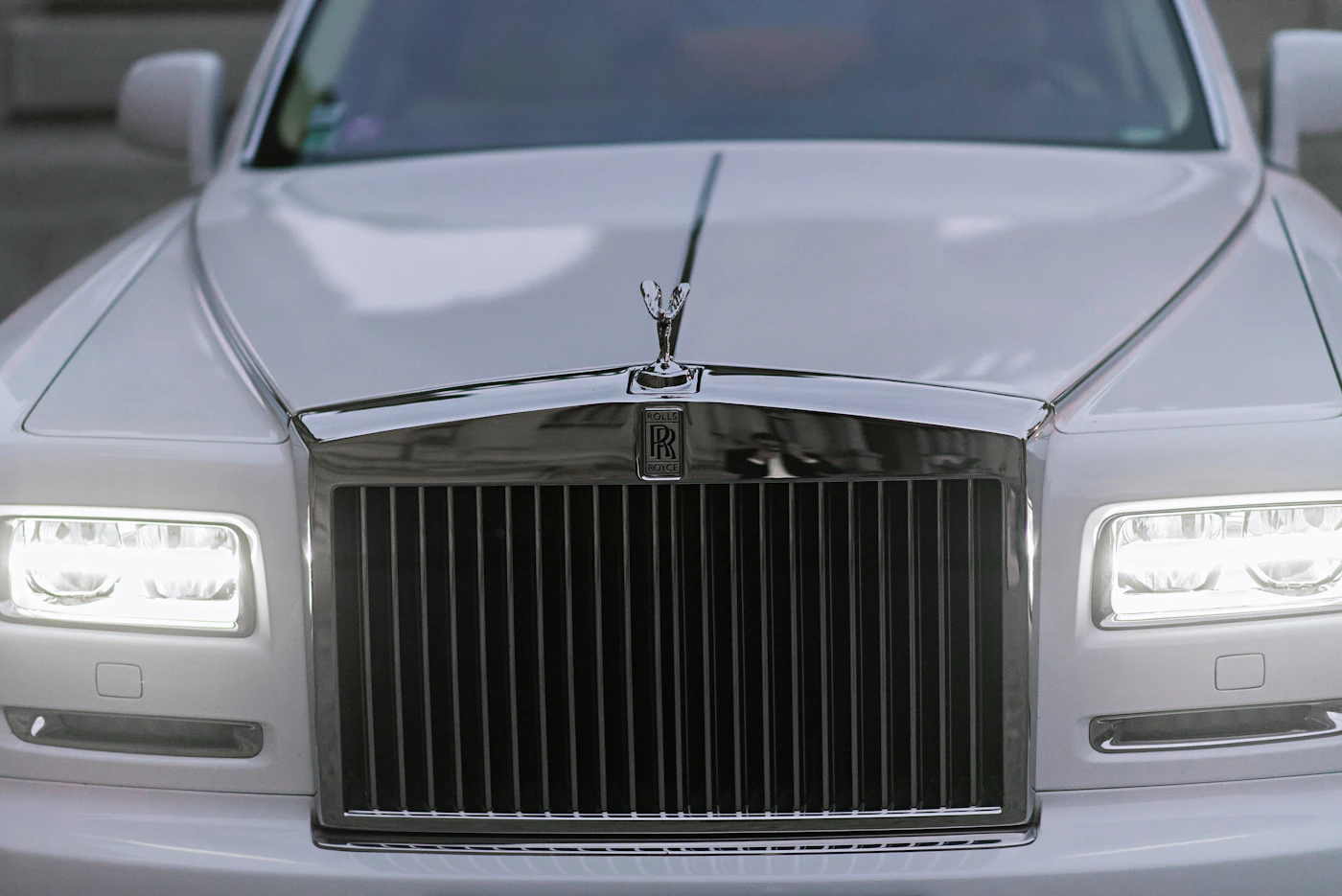 White Rolls-Royce front detail