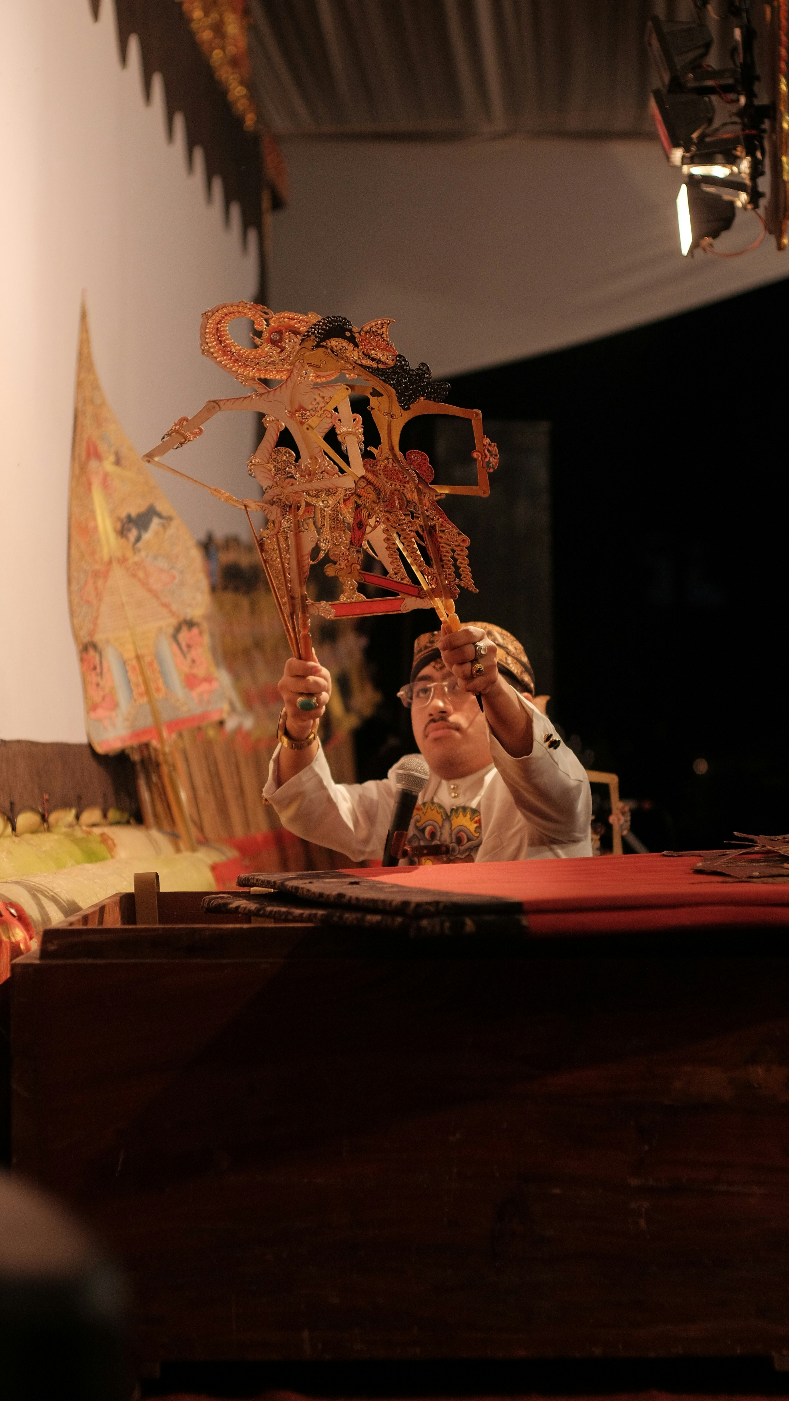 Dalang Ki Anom Suroto: Legenda dan Perjalanan Seni Wayang Kulit