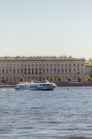 Building the Ultimate eFoiling Community Website: A Guide