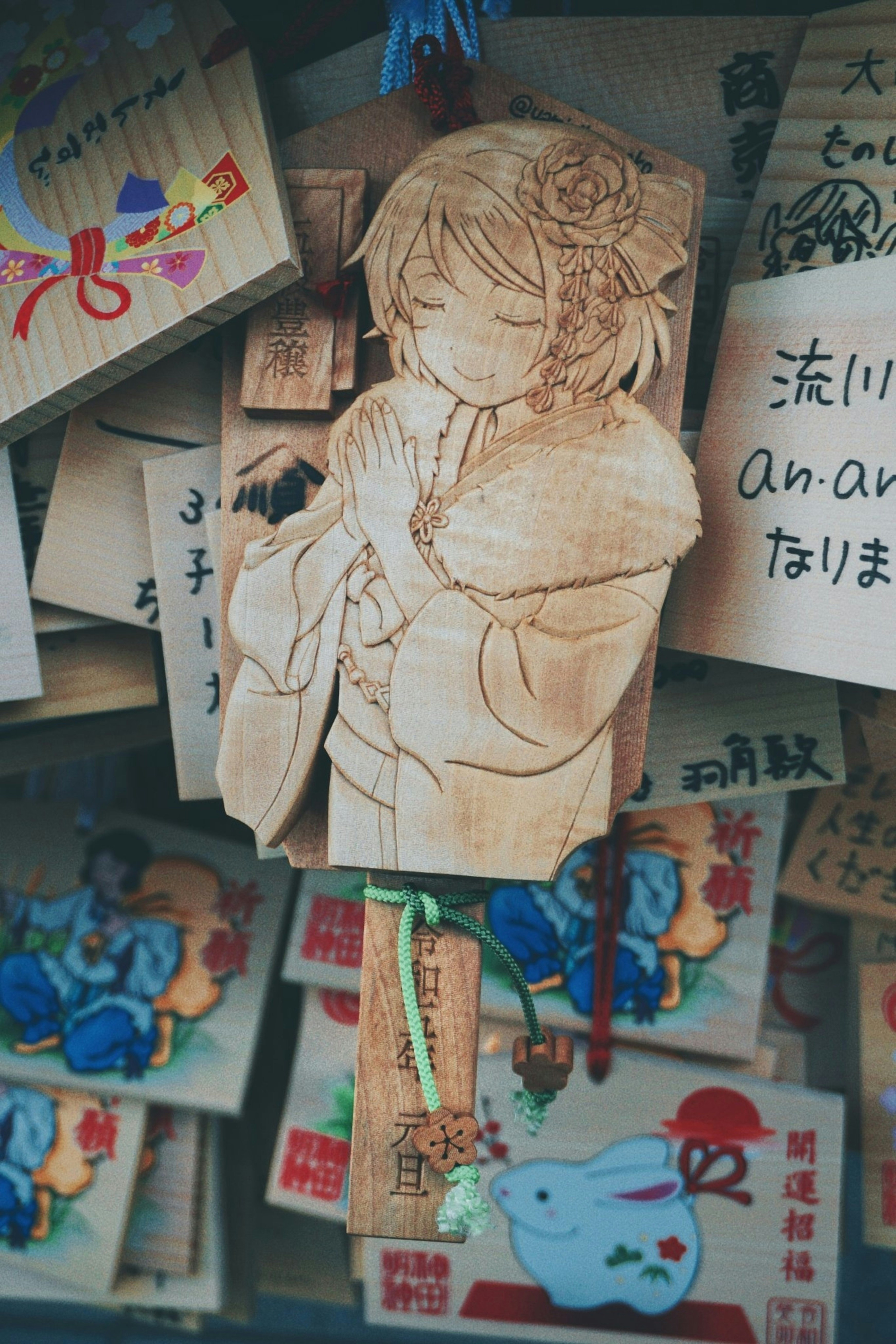 a close up of a bunch of wooden tags
