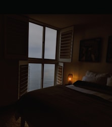 Elegant bedroom with soft textures and subtle maritime touches.