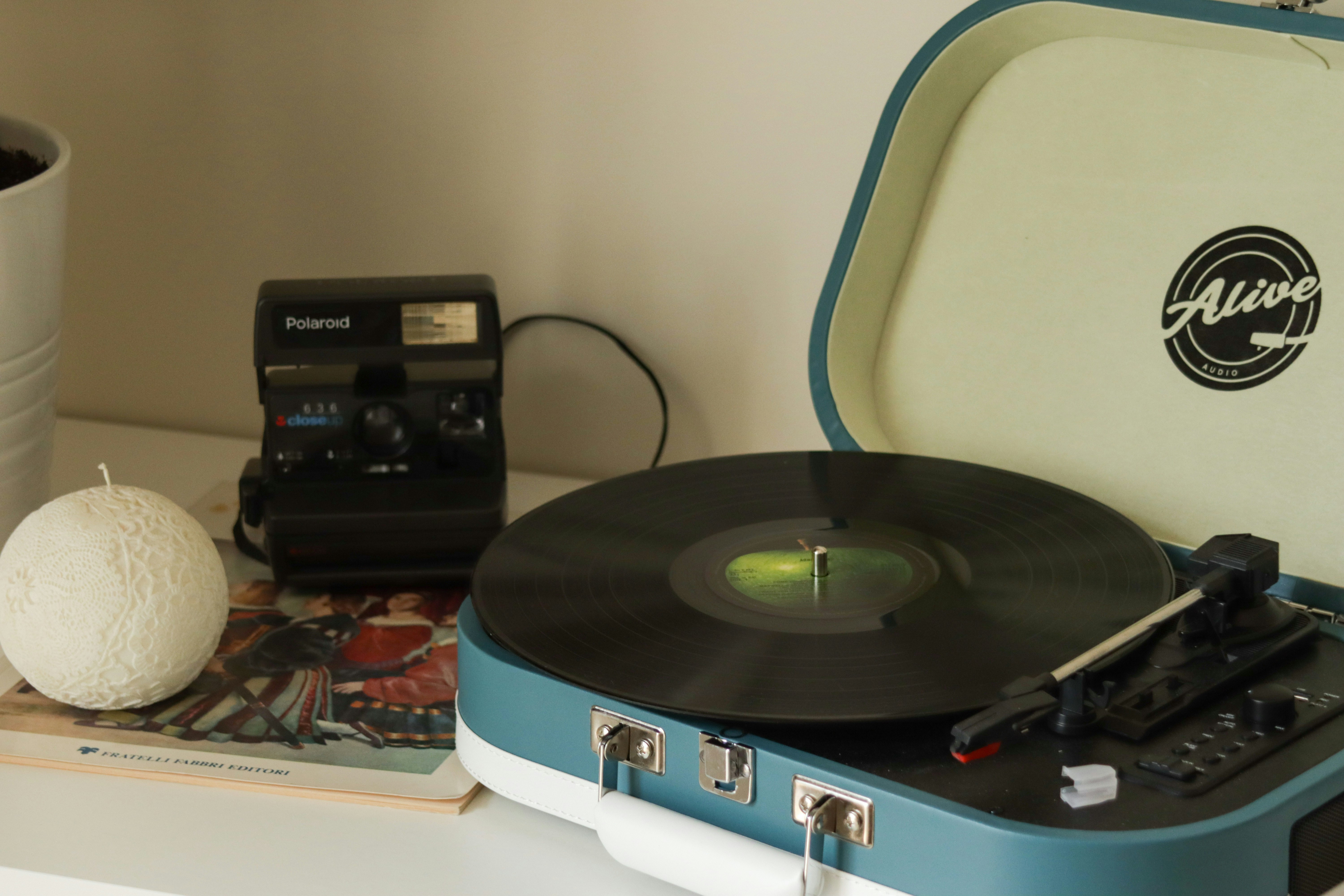 Record player with coffee
