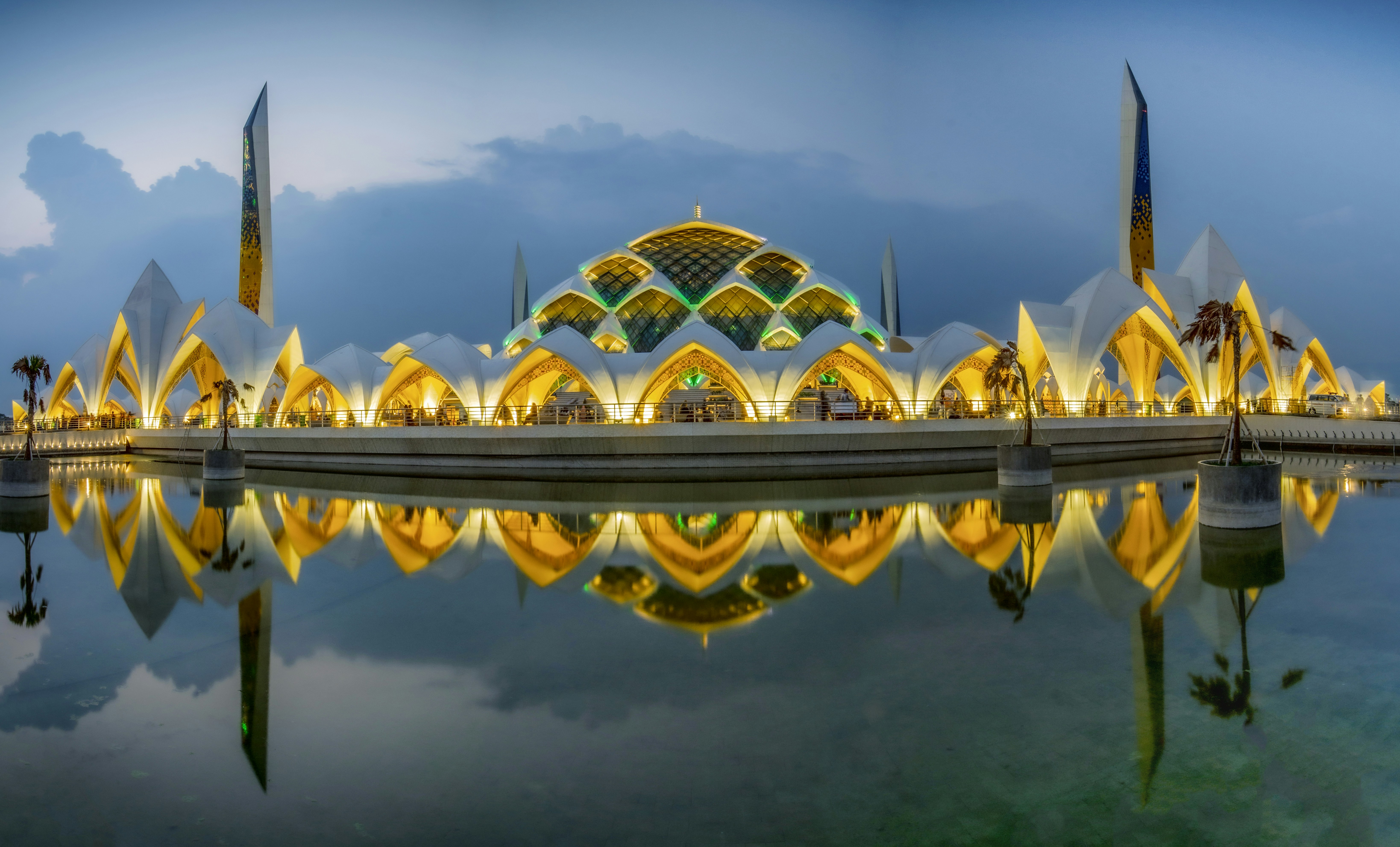 panorama in front of the AL-Jabar mosque at night
