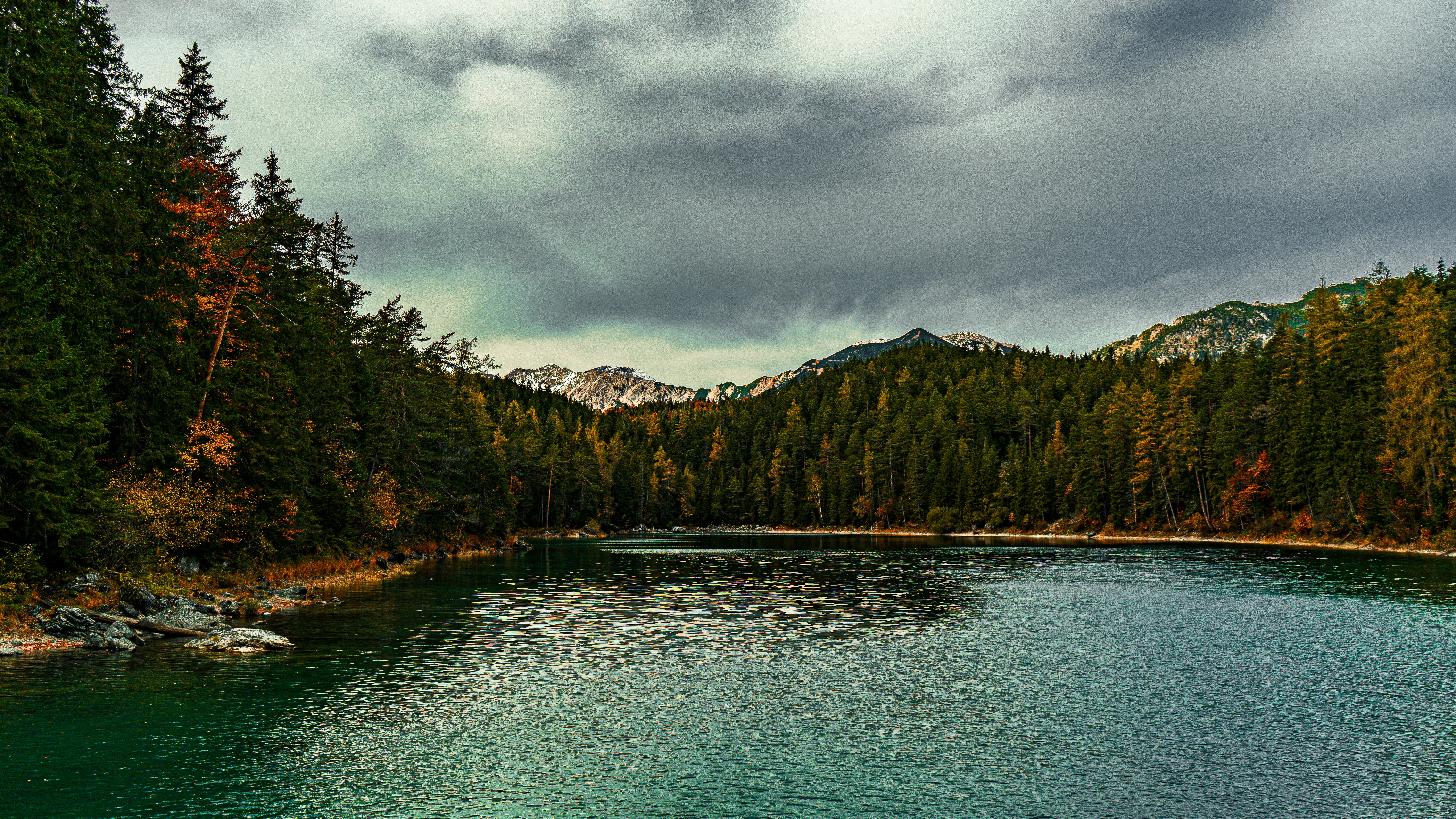 Photo by danielzermand