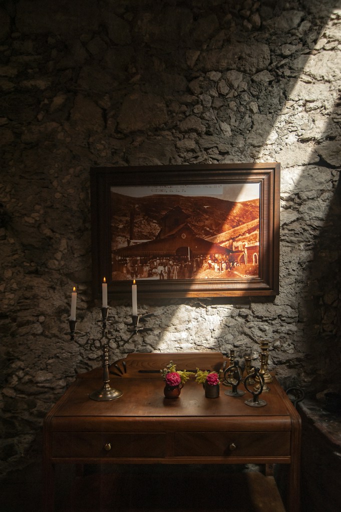 Table d’appoint restaurée