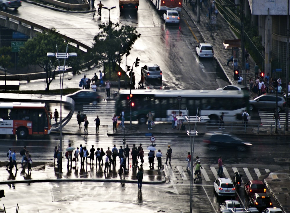 a city street filled with lots of traffic