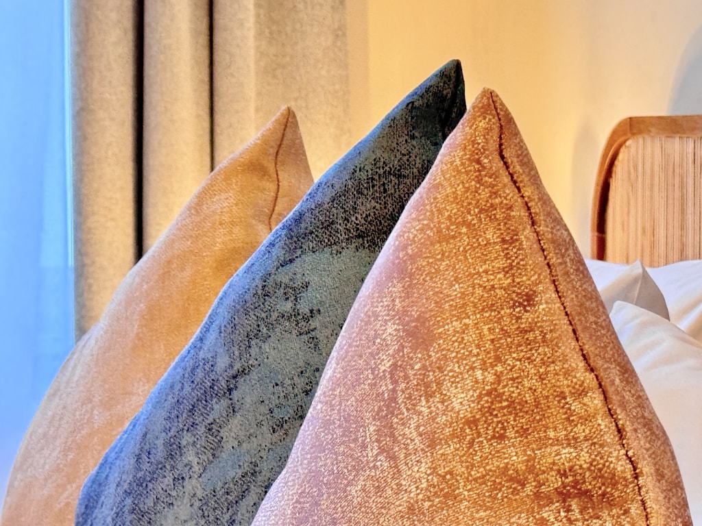 Set Bantal Warna-warni