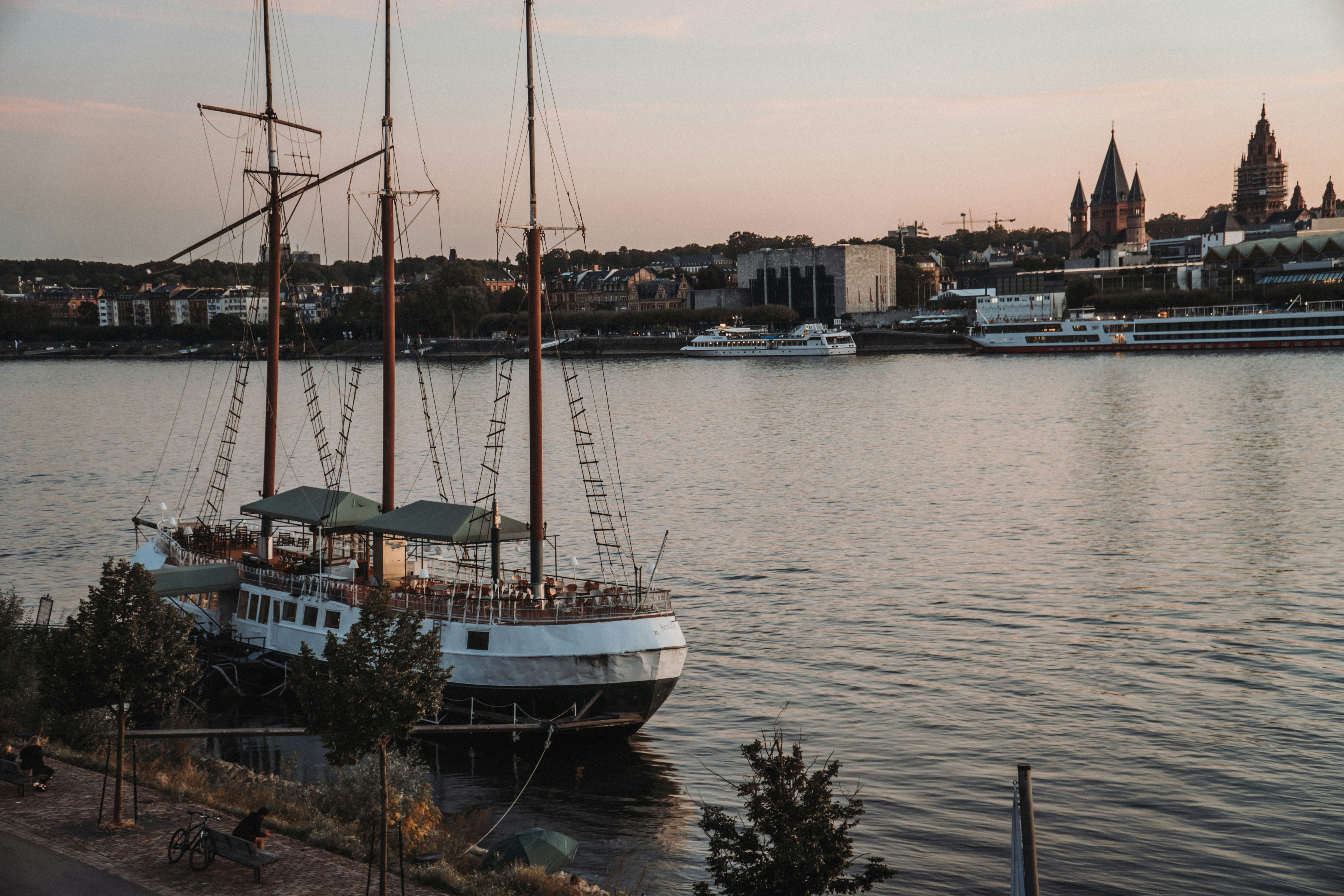 Photo by masoodaslami