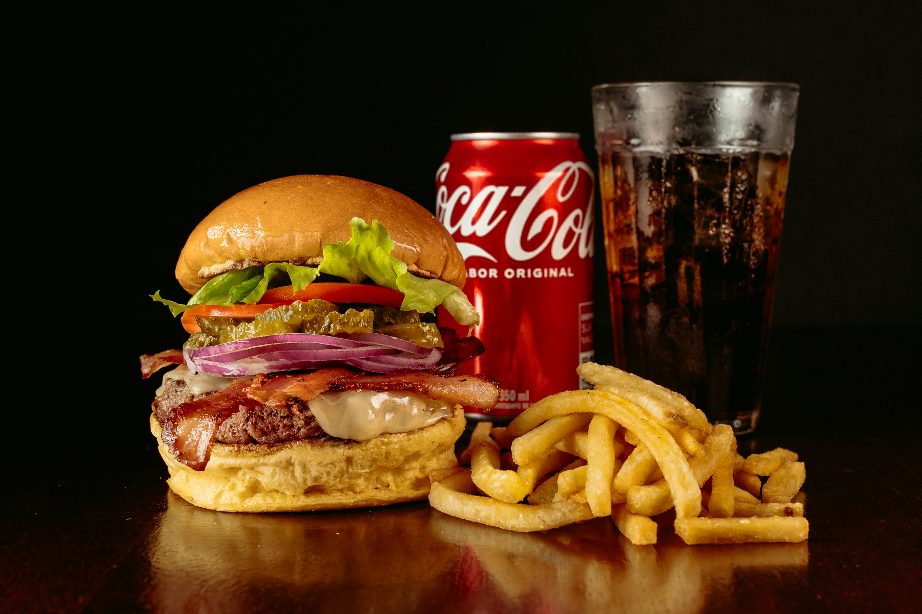 great photo recipe,how to photograph a hamburger and french fries are on a table