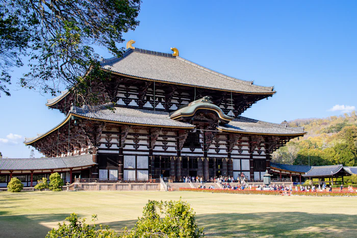 Todai-ji's huge wooden Great Buddha Hall