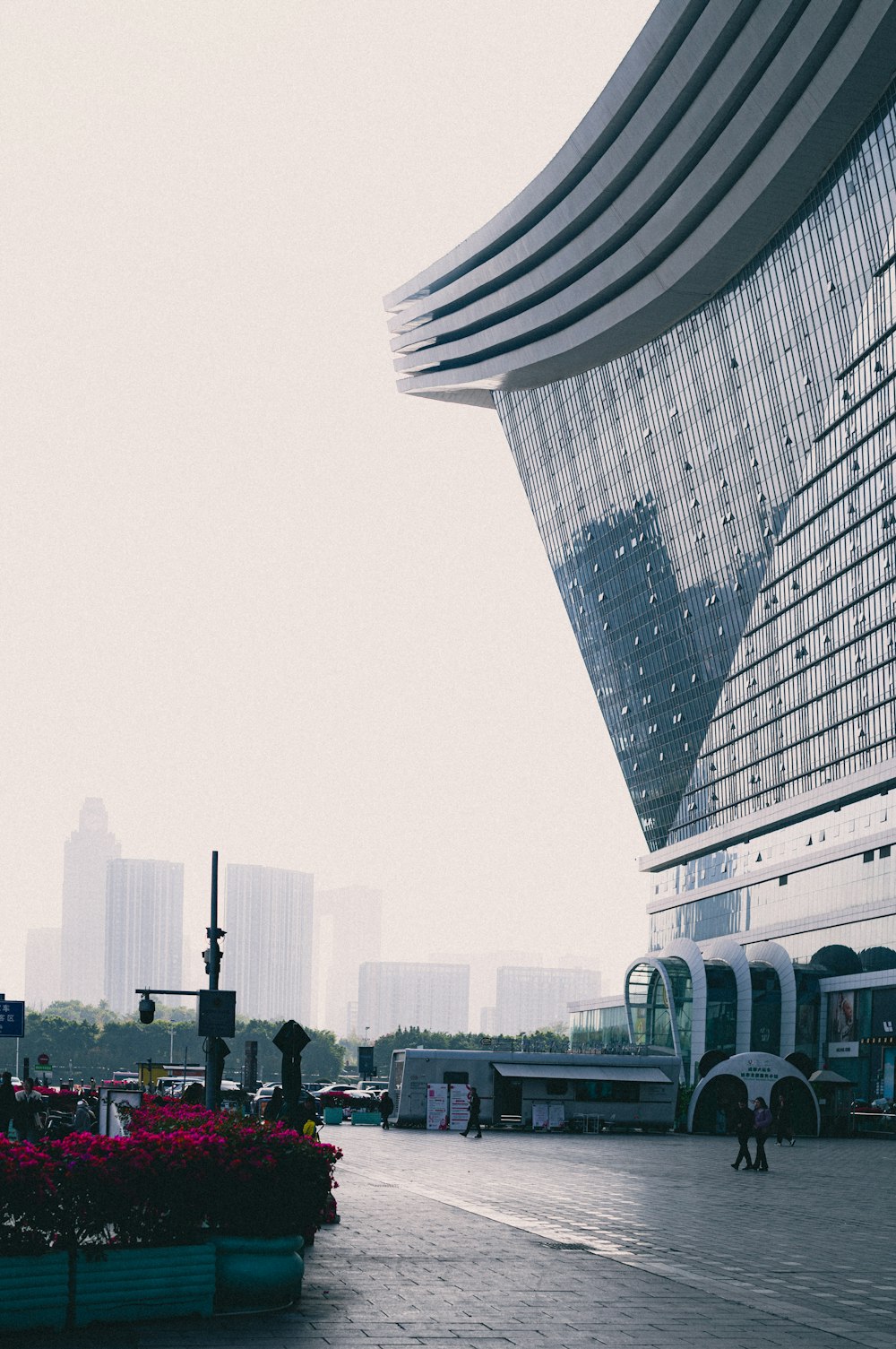 a bus is parked in front of a building