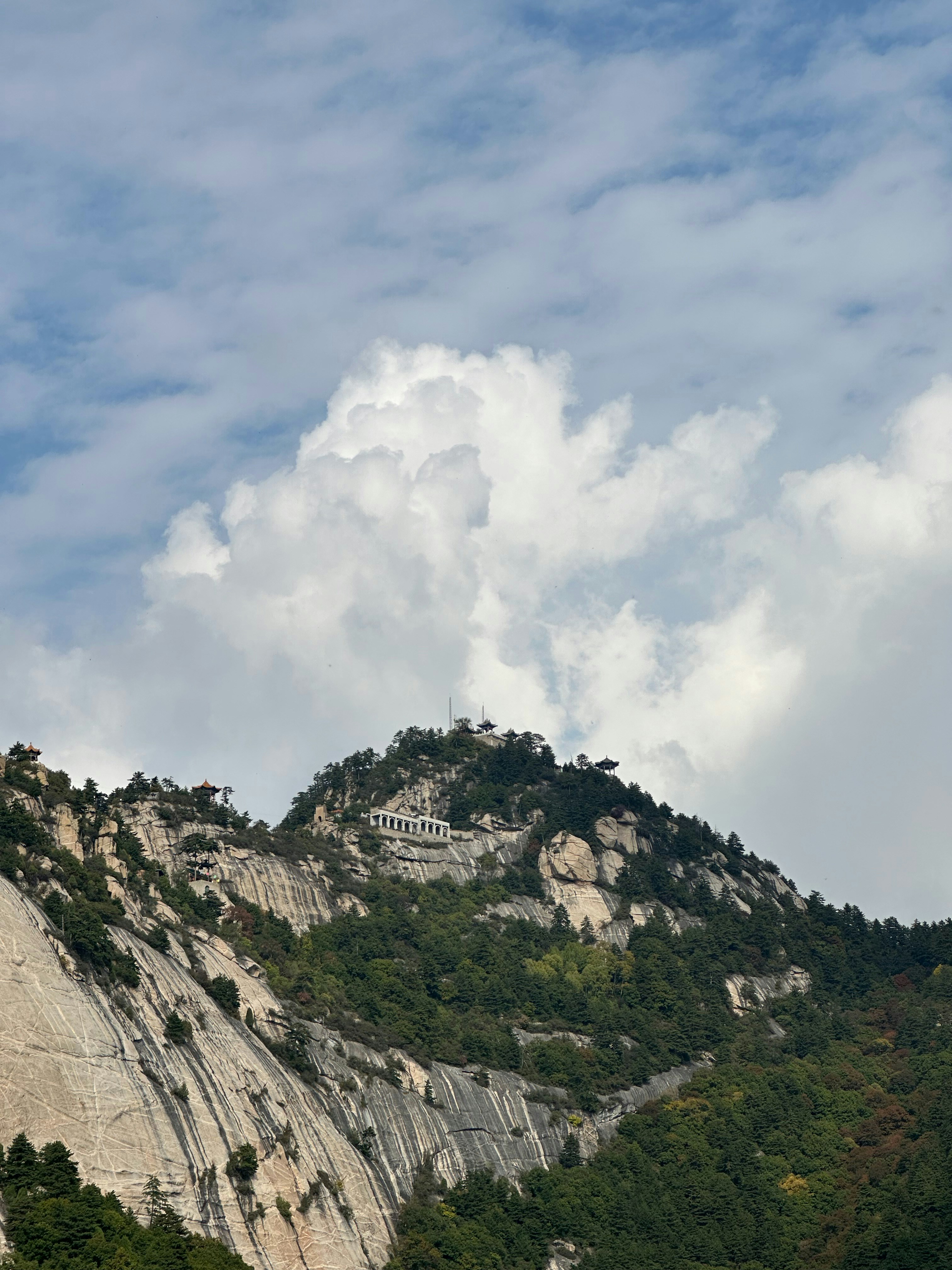 Photo by luoluoluoluo