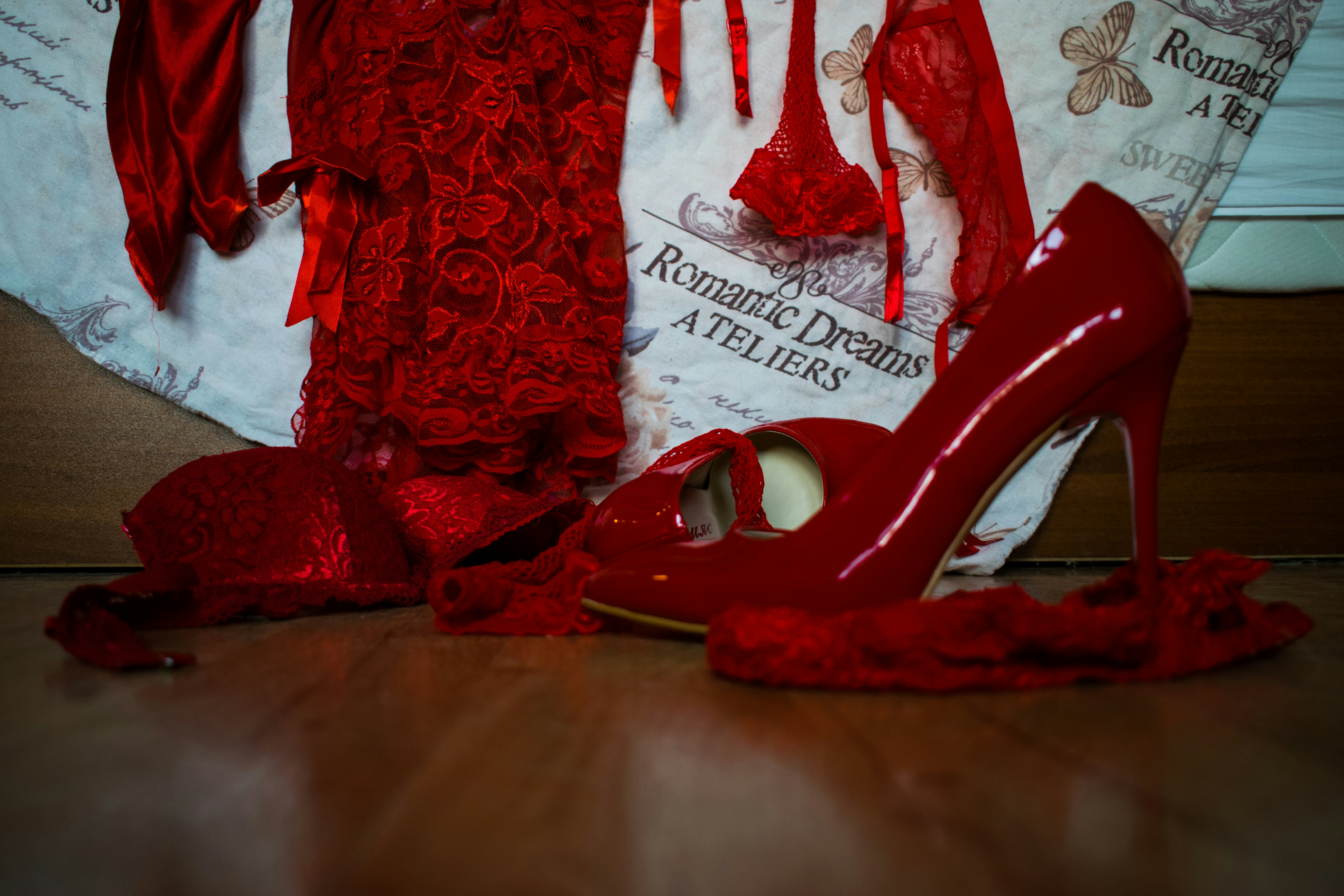 Read more about the article The Ultimate Guide to Romantic Sleepwear for Ladies