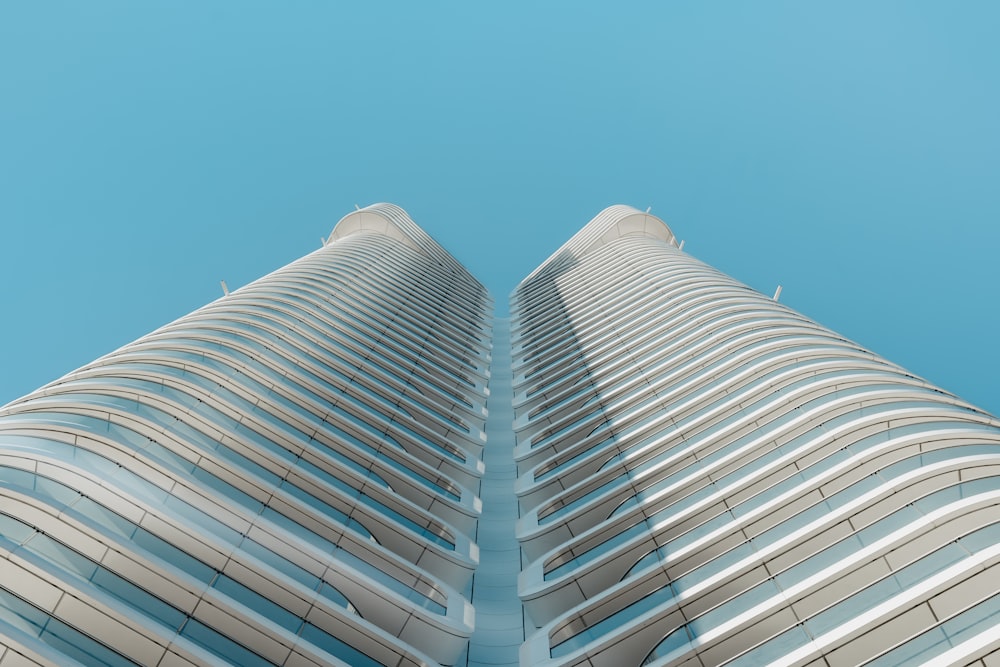 a very tall building with a sky background