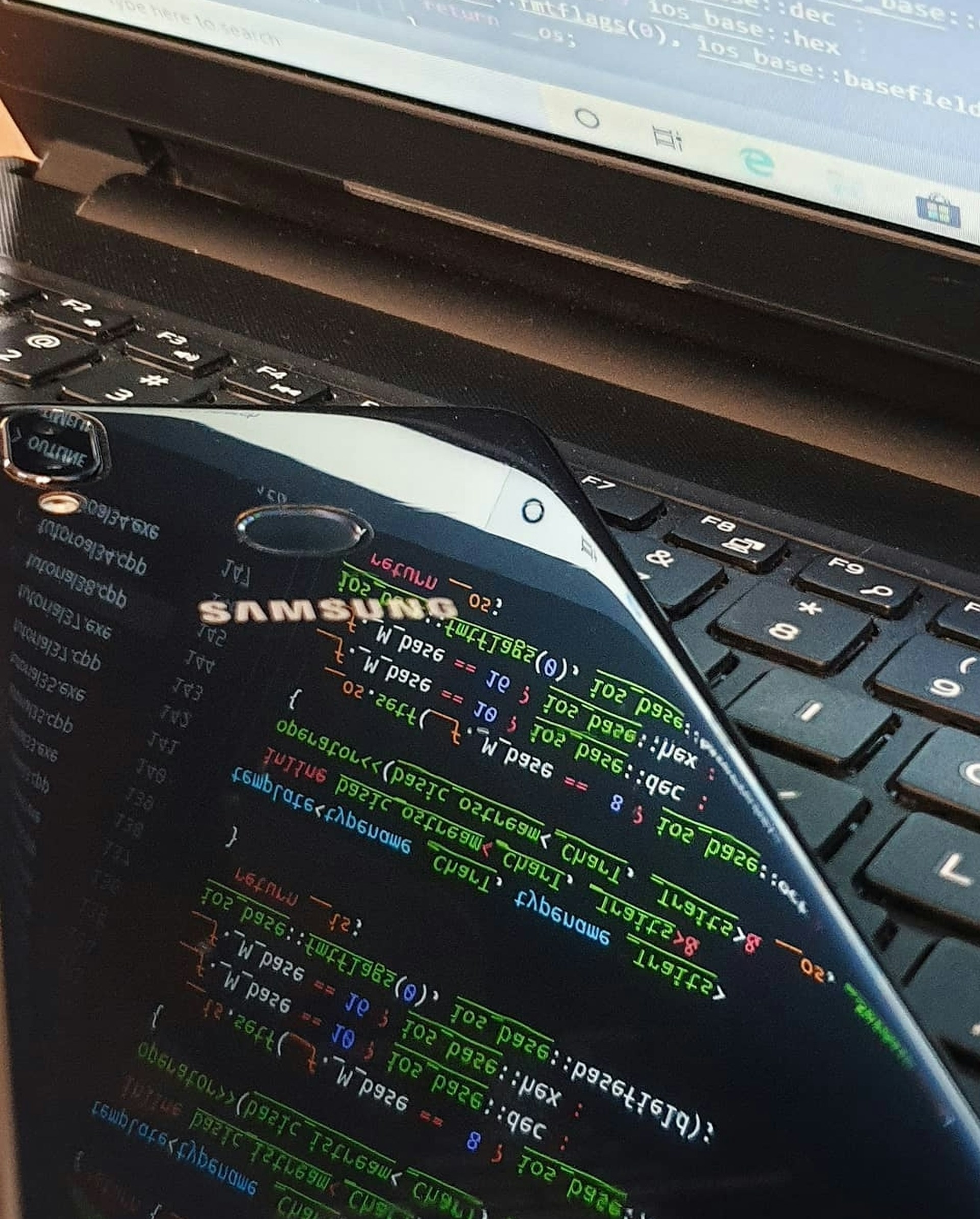 gray computer monitor