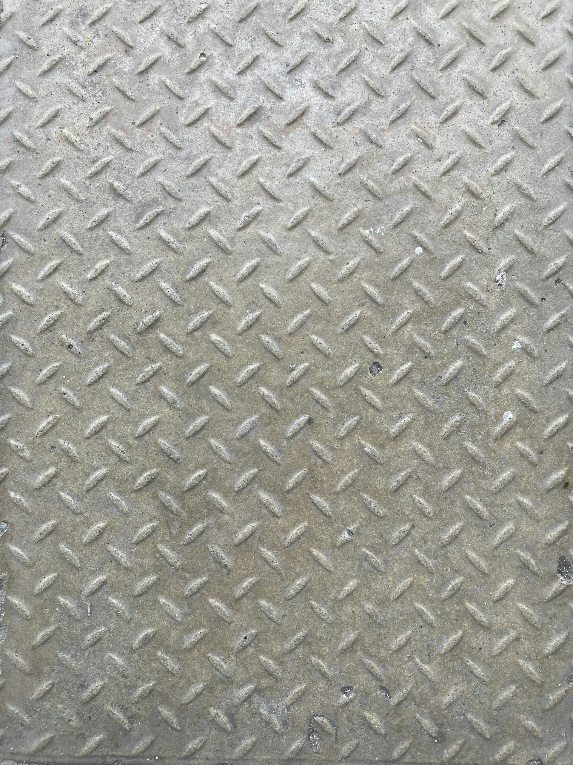 gray computer monitor