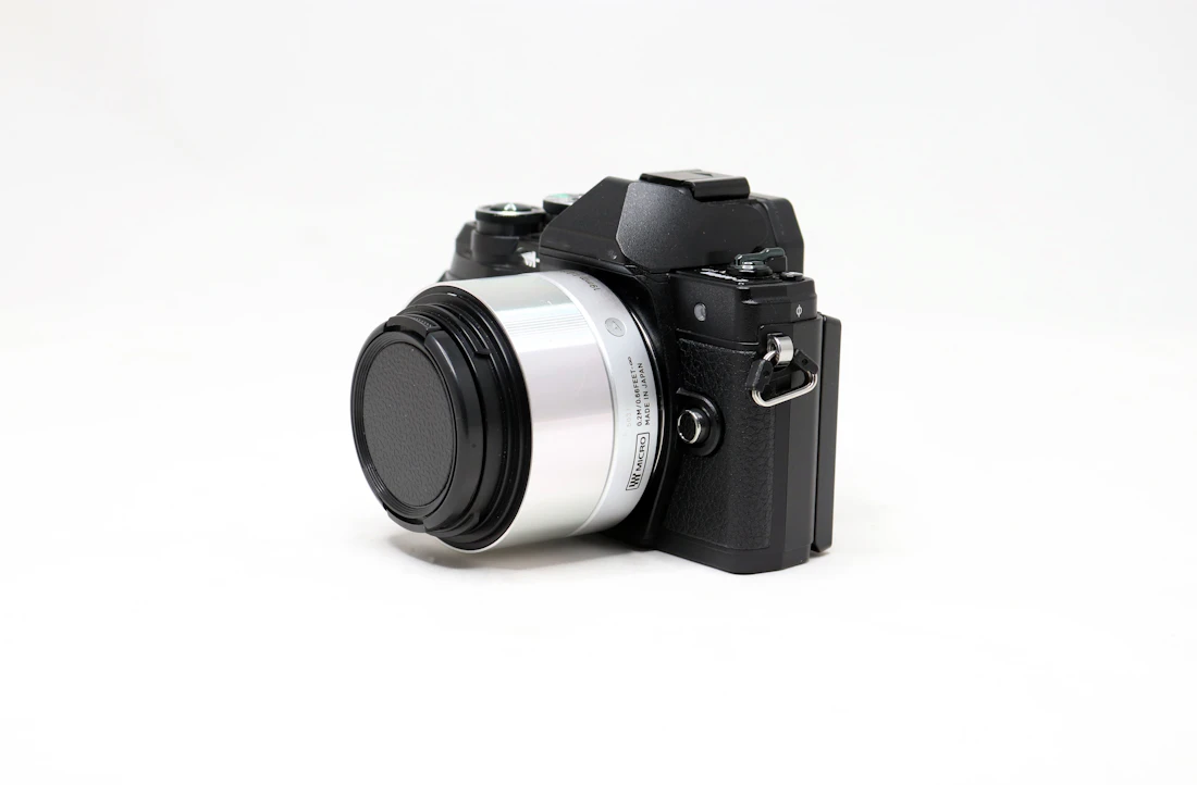 Full-frame Mirrorless Camera Kit