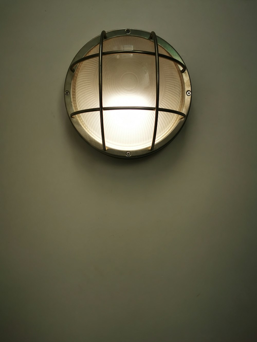 a light that is on the side of a wall