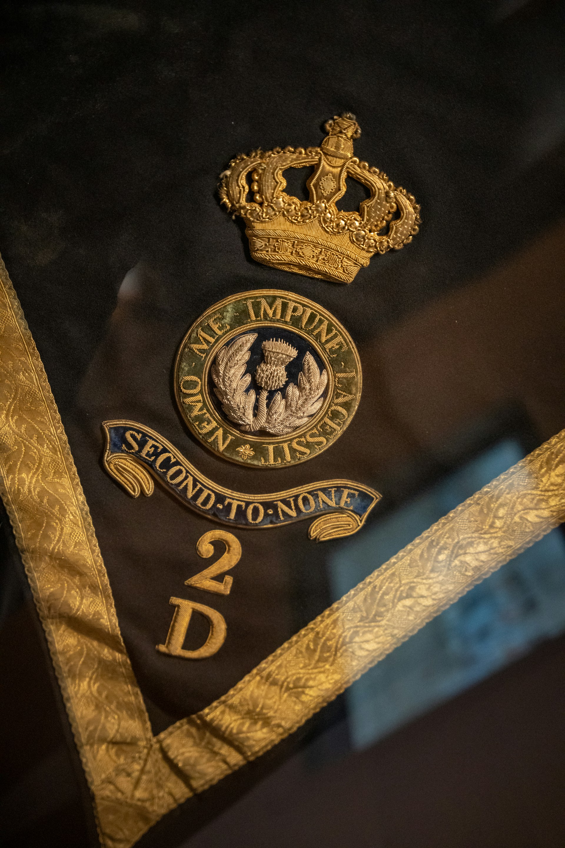 black and white bed linen