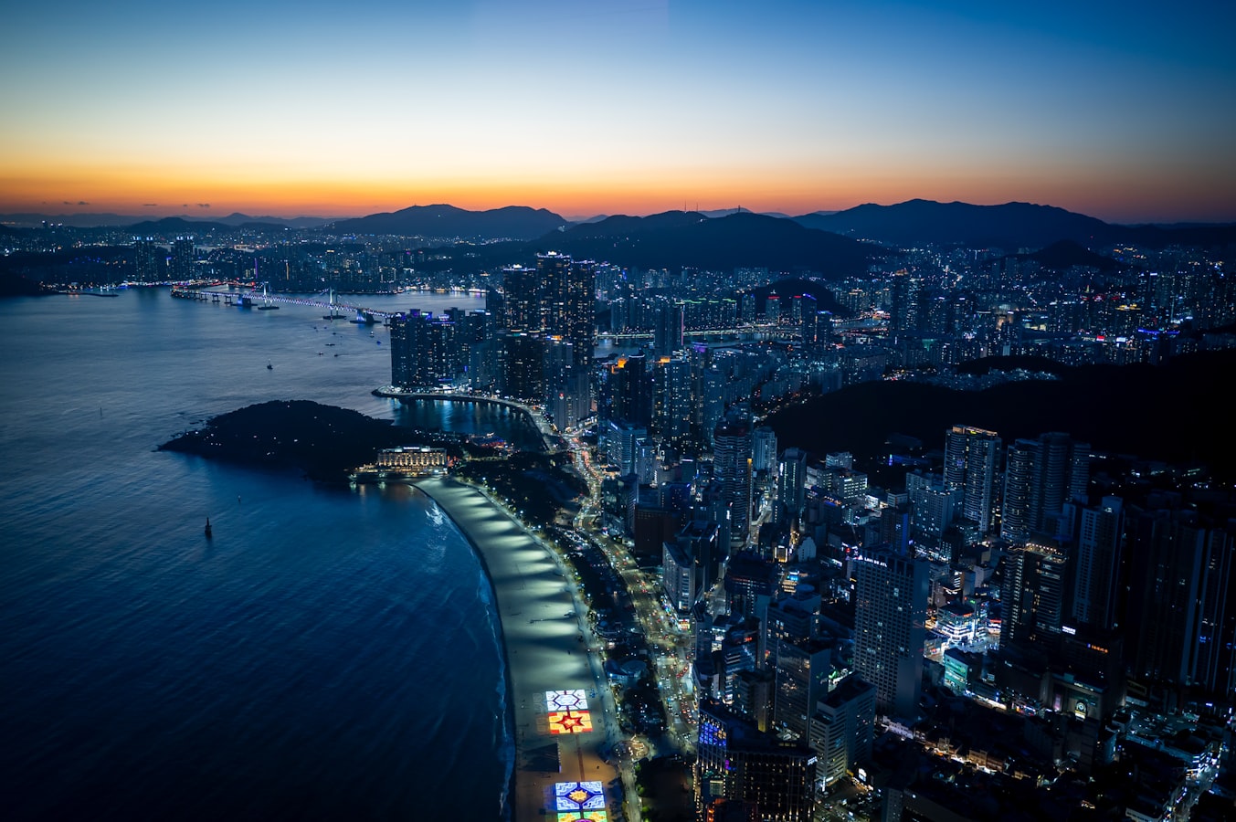 Pemandangan Haeundae Beach Busan sebagai bagian dari itinerary seoul busan 8 hari