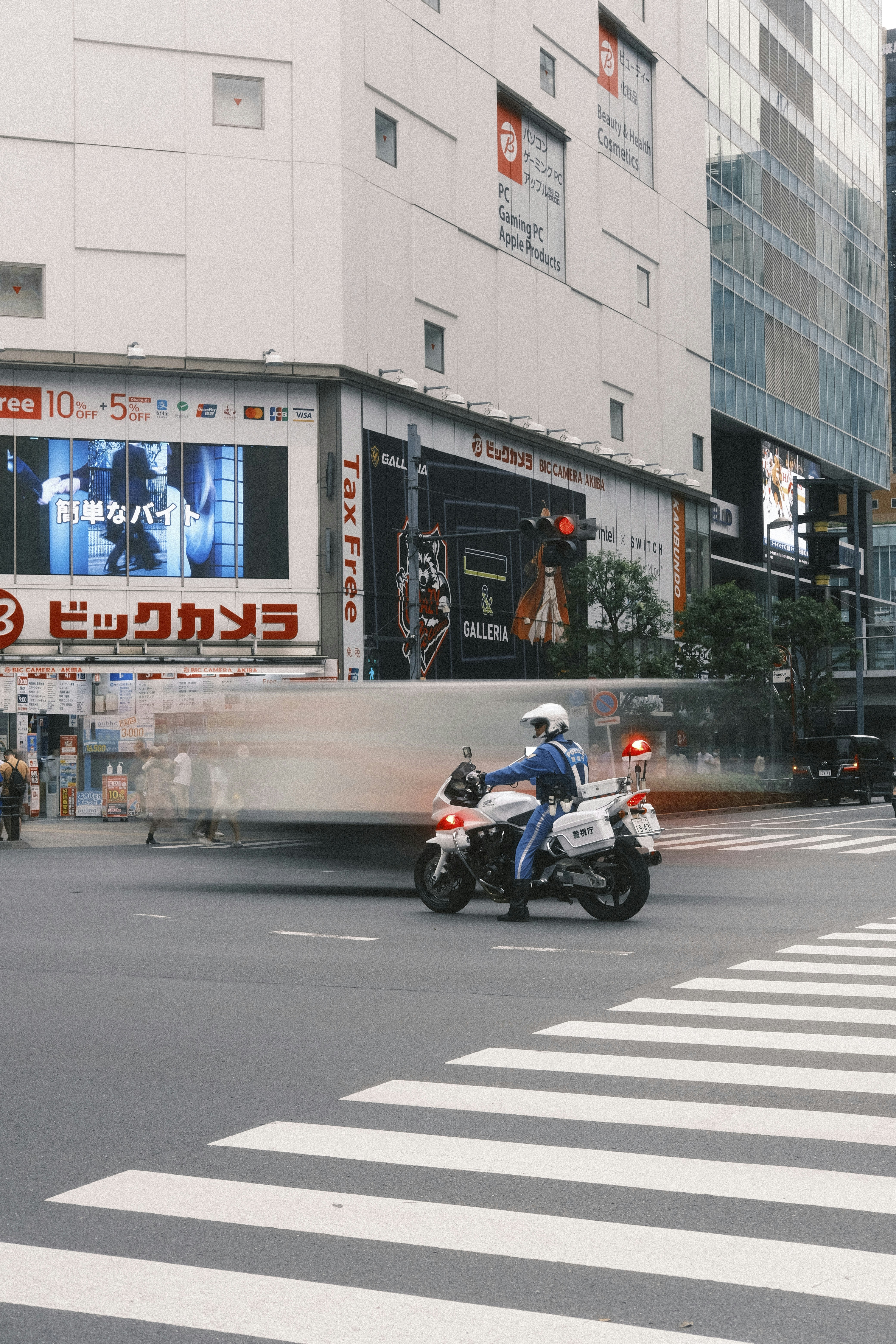 Photo by neonboiiz