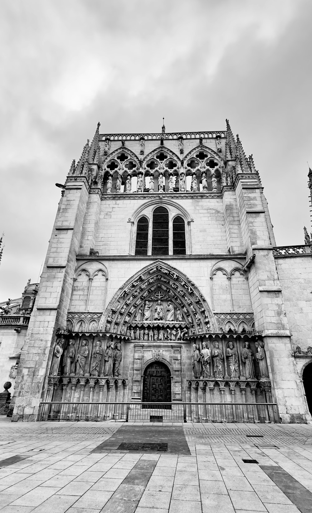 a black and white photo of a cathedral