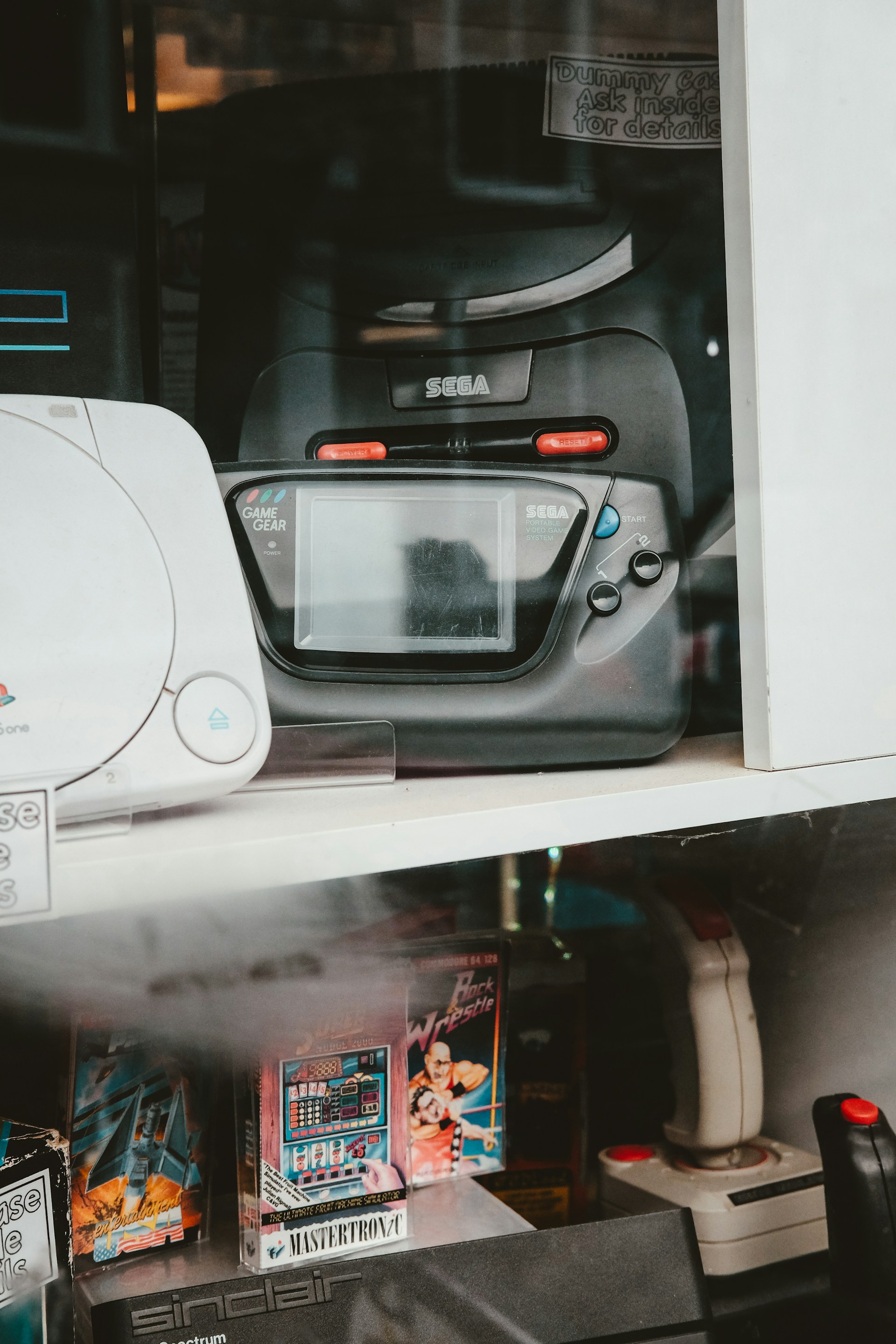 gray computer monitor