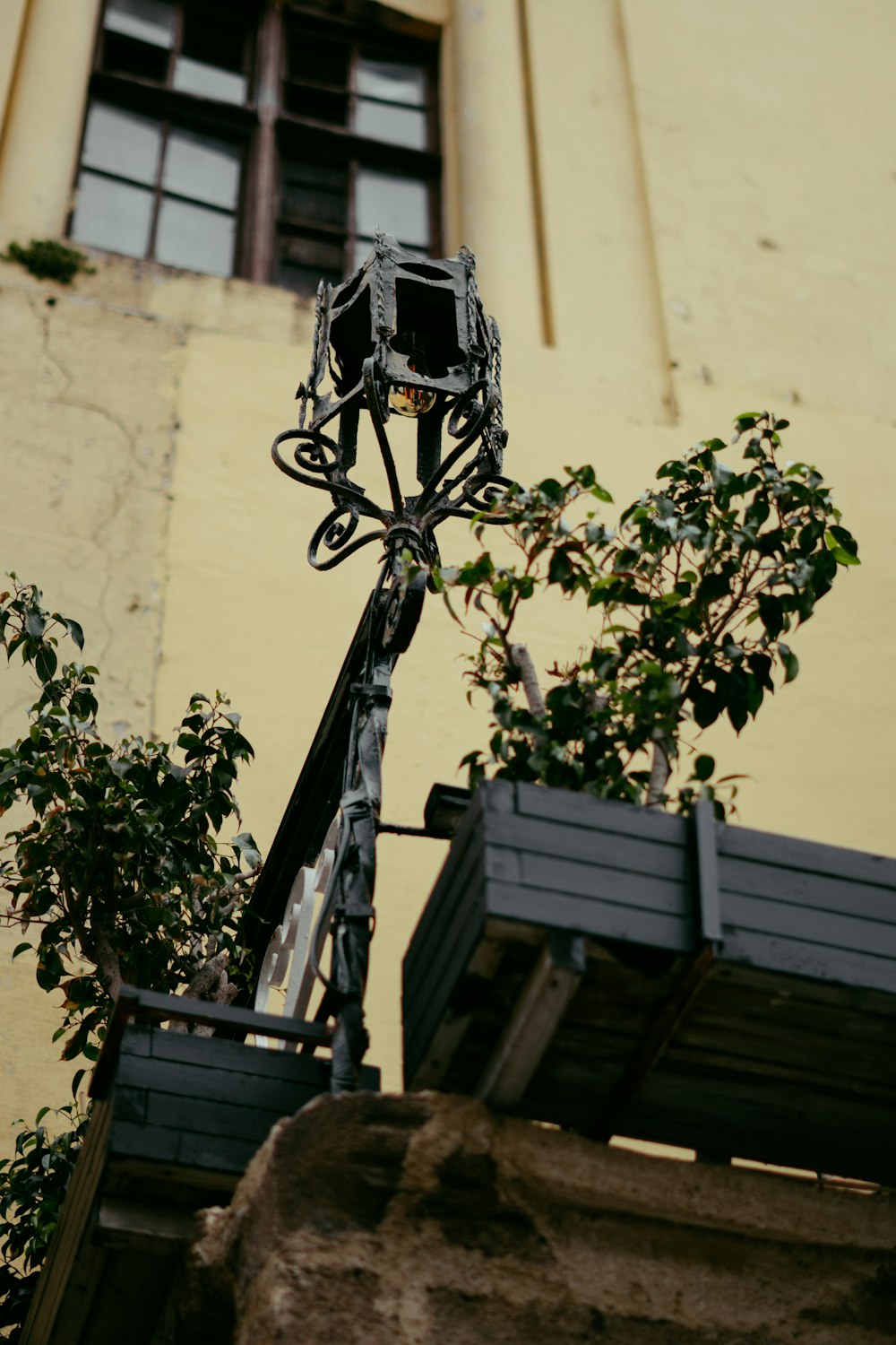 a crane is attached to the side of a building