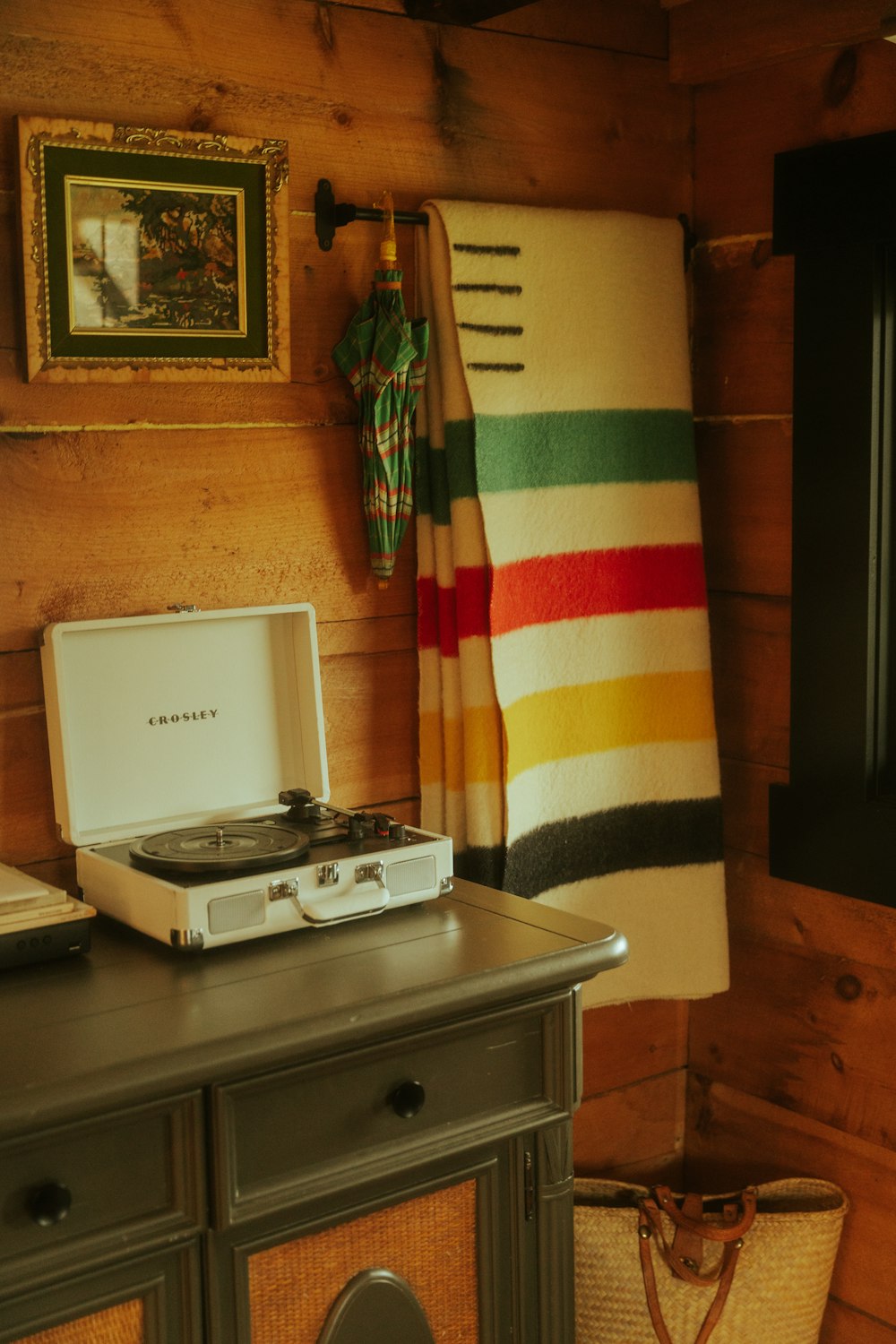 a stove top oven sitting on top of a wooden counter