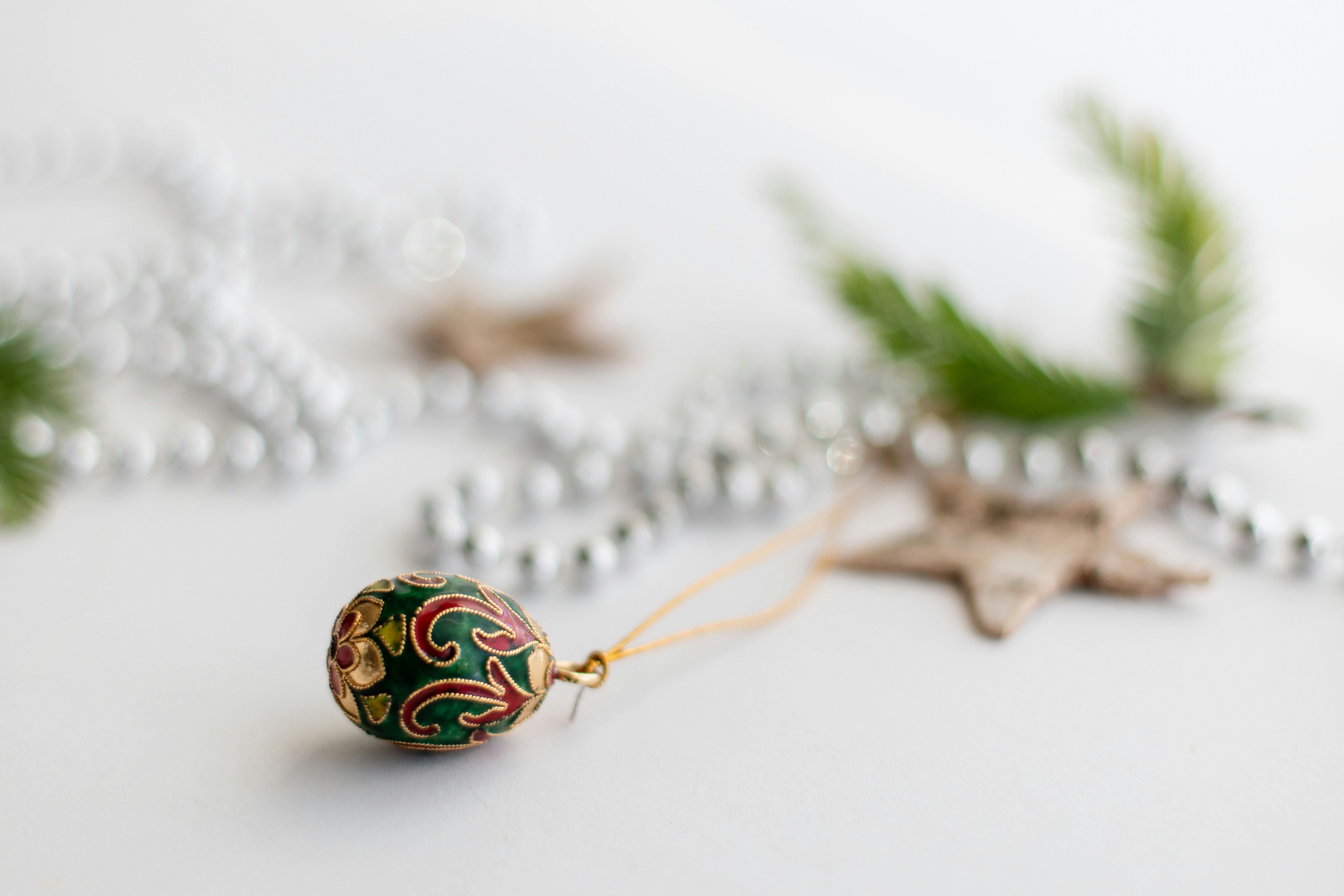 christmas bead background, wallpaper, Christmas Bead Crafts for Adults: Festive Ideas 1