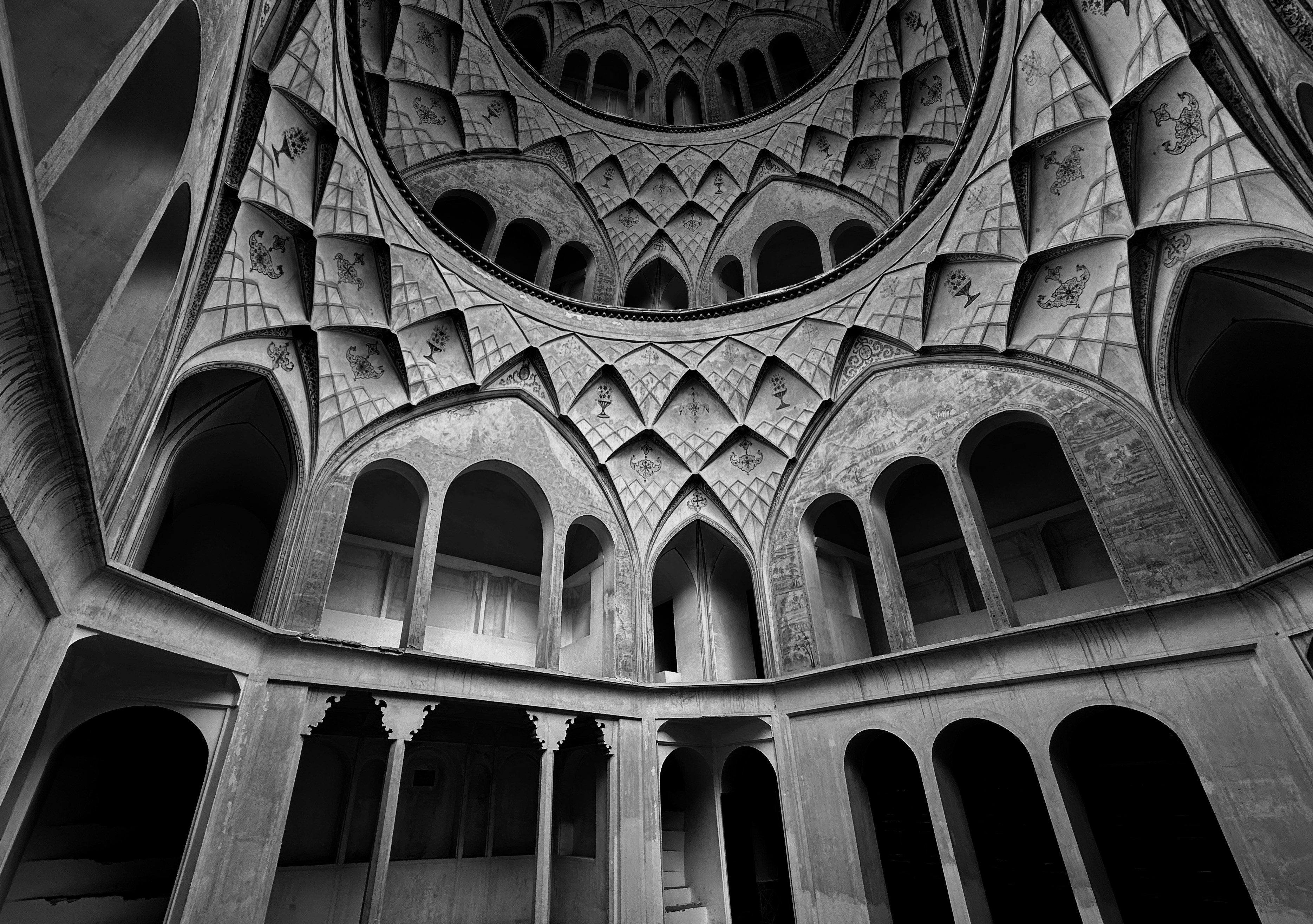 a black and white photo of a cathedral