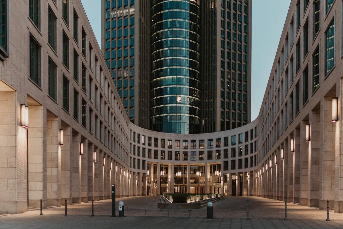 La Bolsa cierra en rojo mientras los Treasuries recuerdan quién manda en el juego