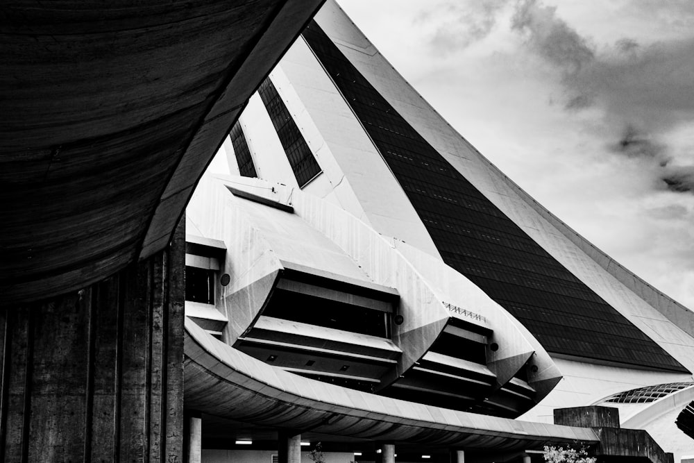 a black and white photo of a building