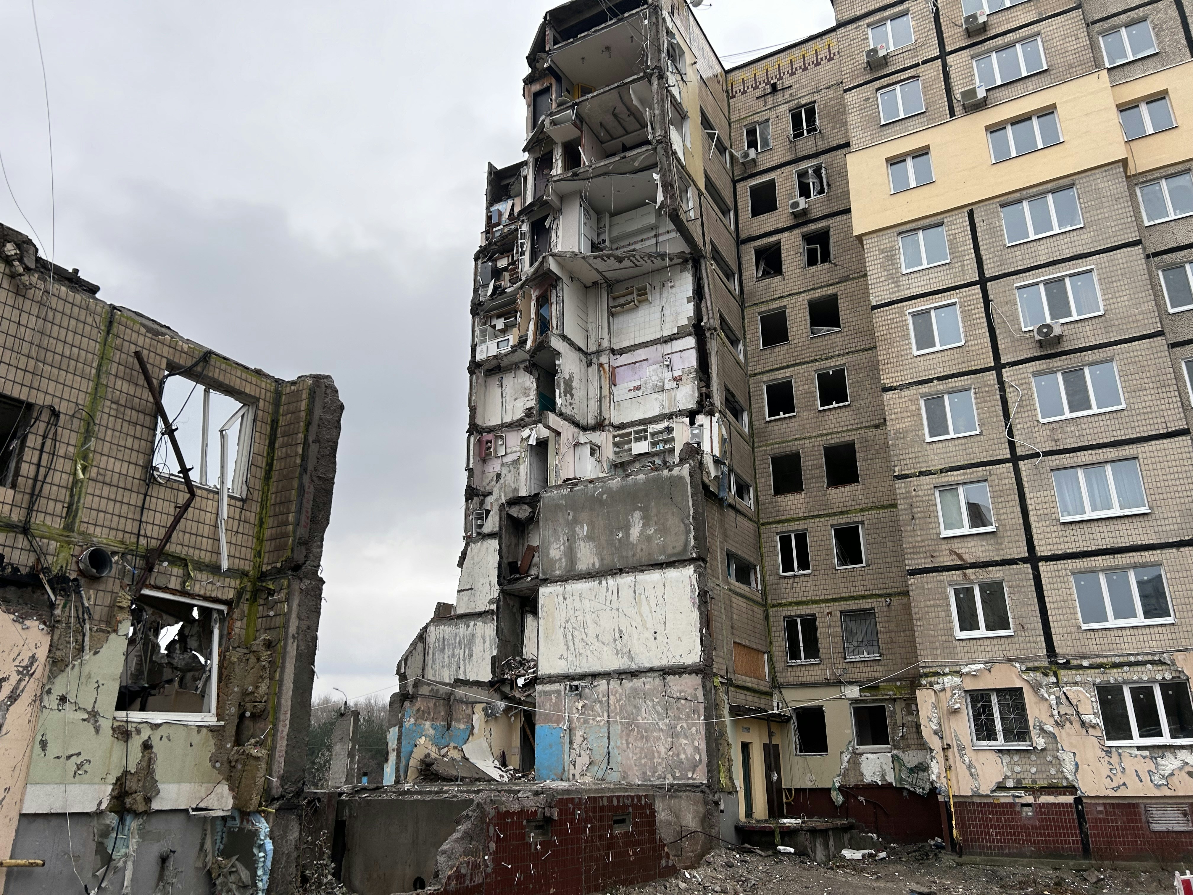 a very tall building with lots of windows (Photo by Scott Jacobsen on Unsplash)