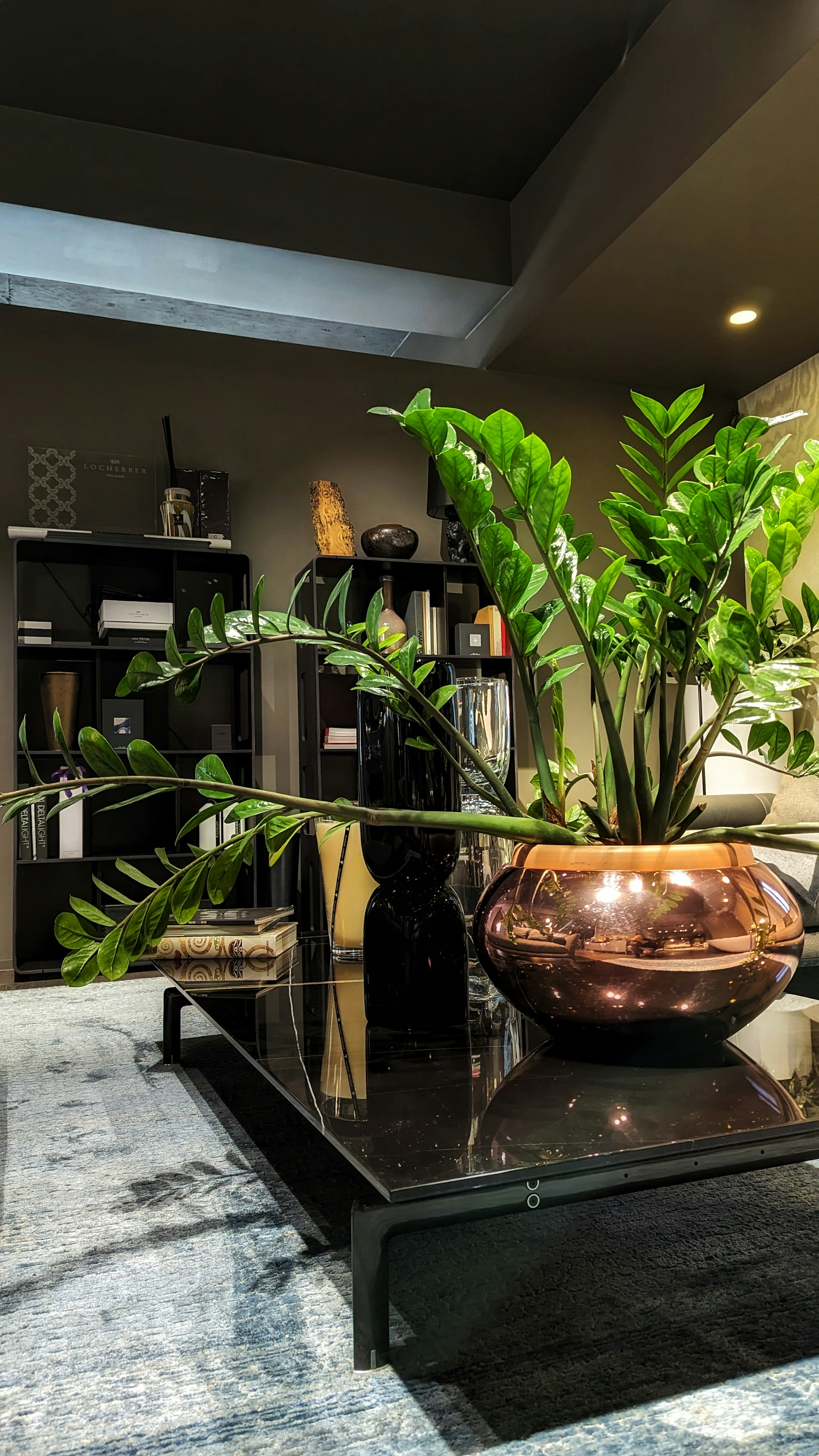 black and white bed linen