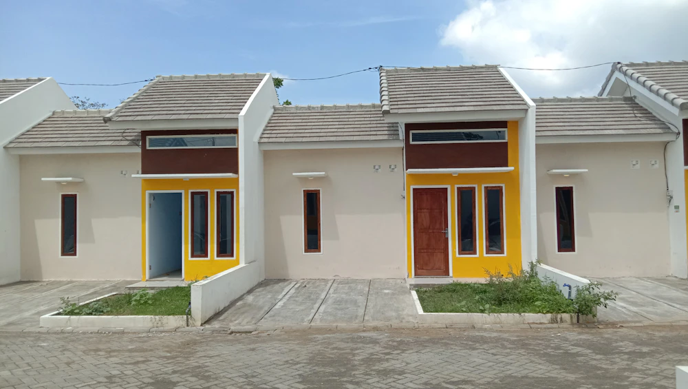 Duplex property exterior