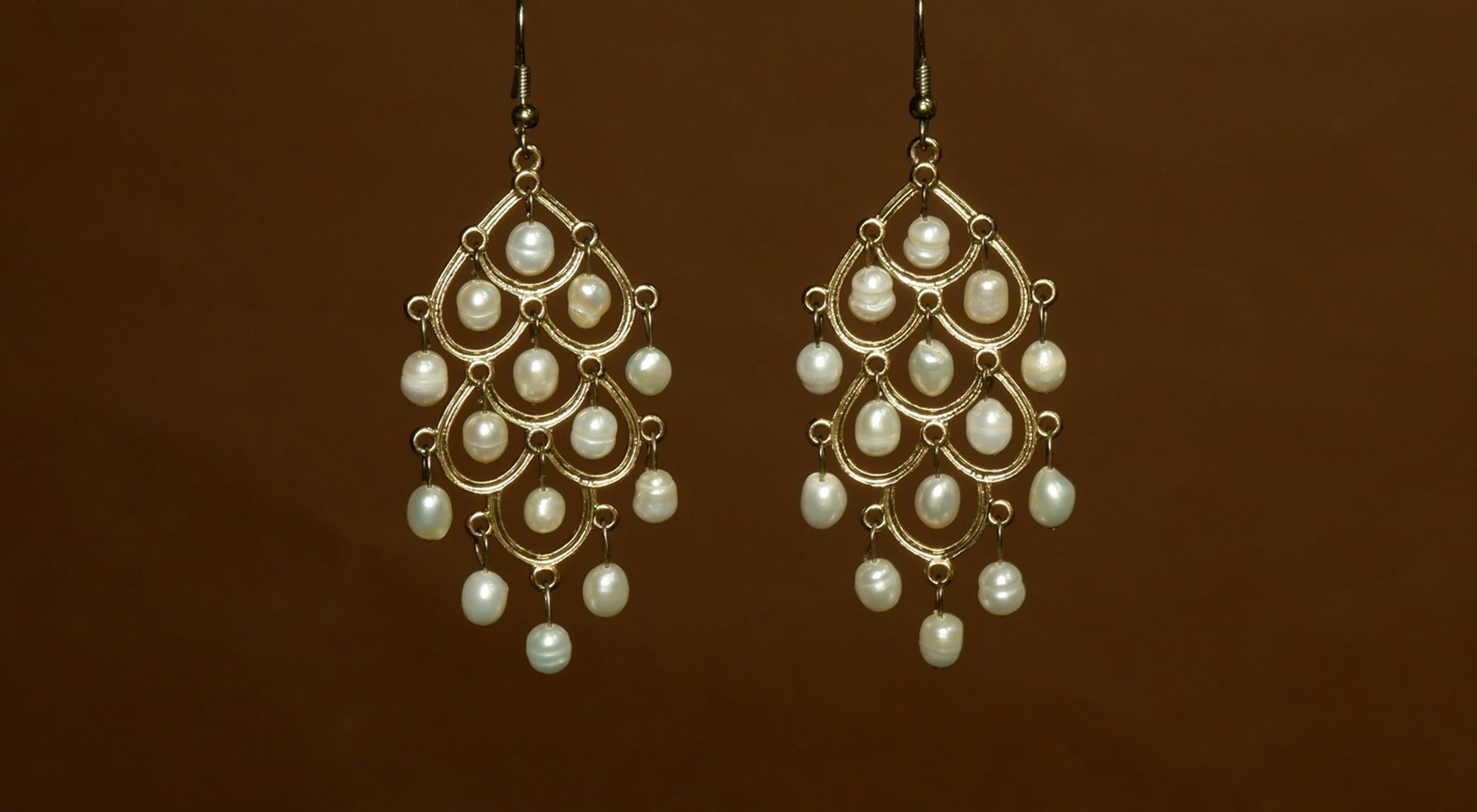 Elegant Pearl Necklace Collection