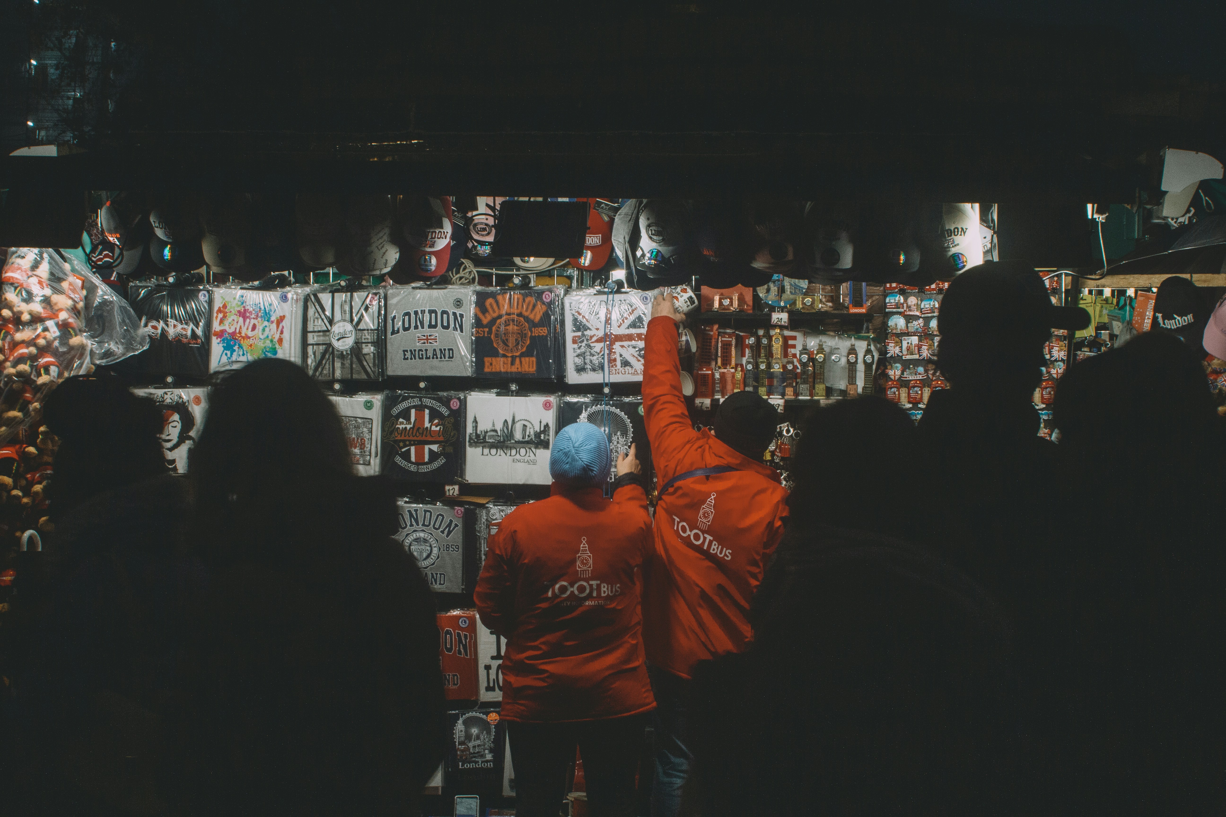 gray computer monitor