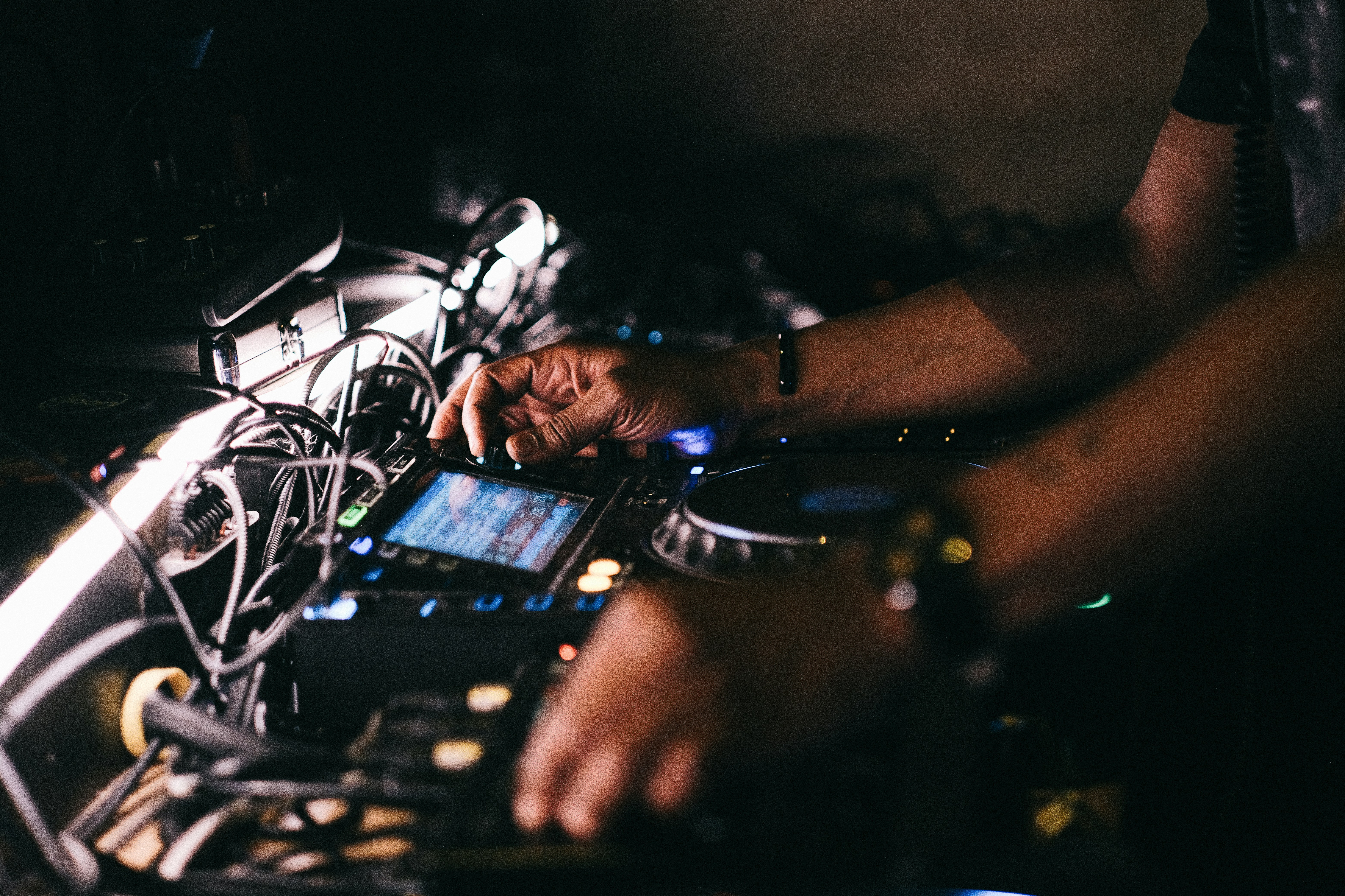 Image de Scandalous : quand Amber Broos et Portex réinventent la techno belge