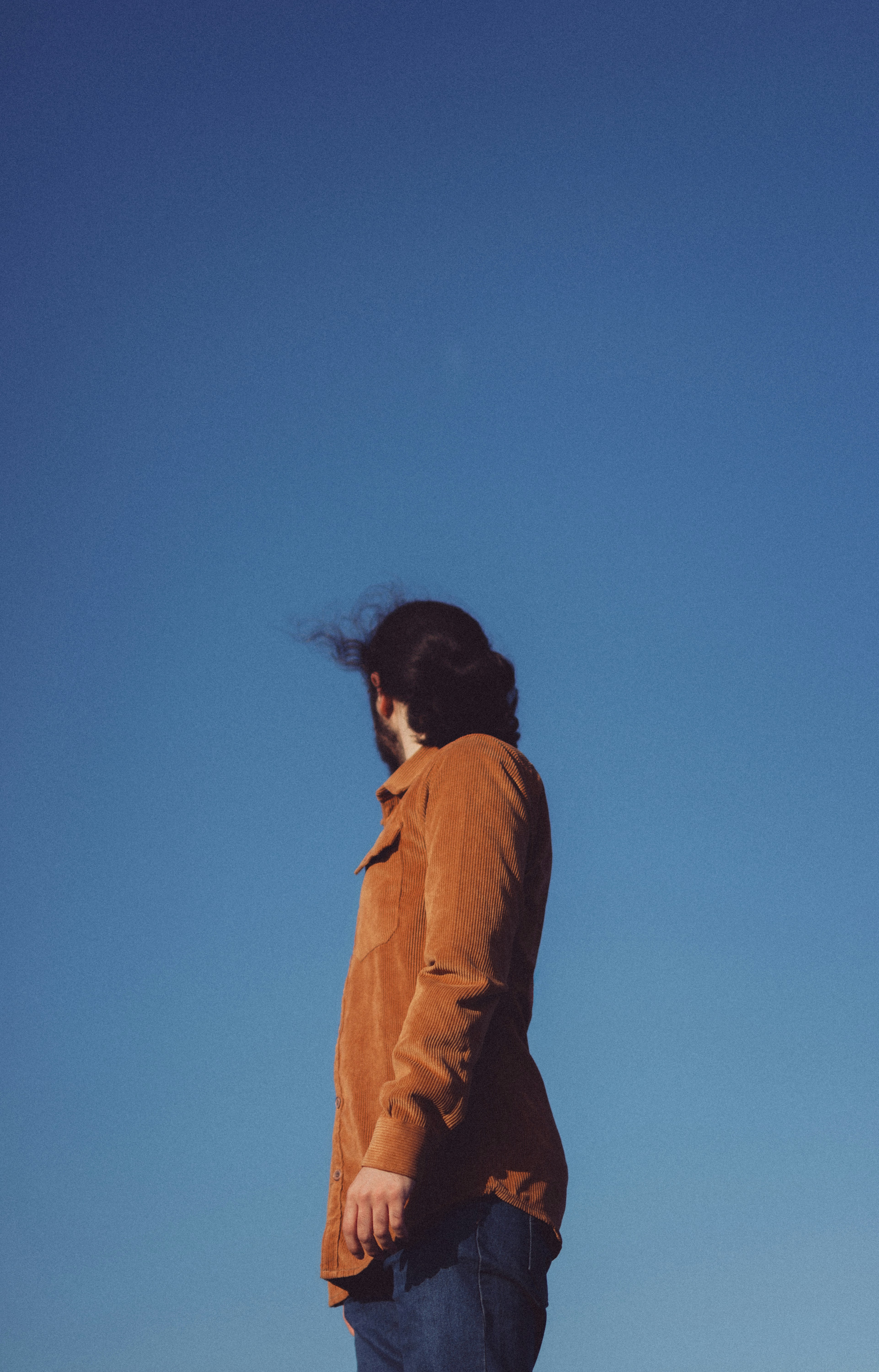 gray computer monitor