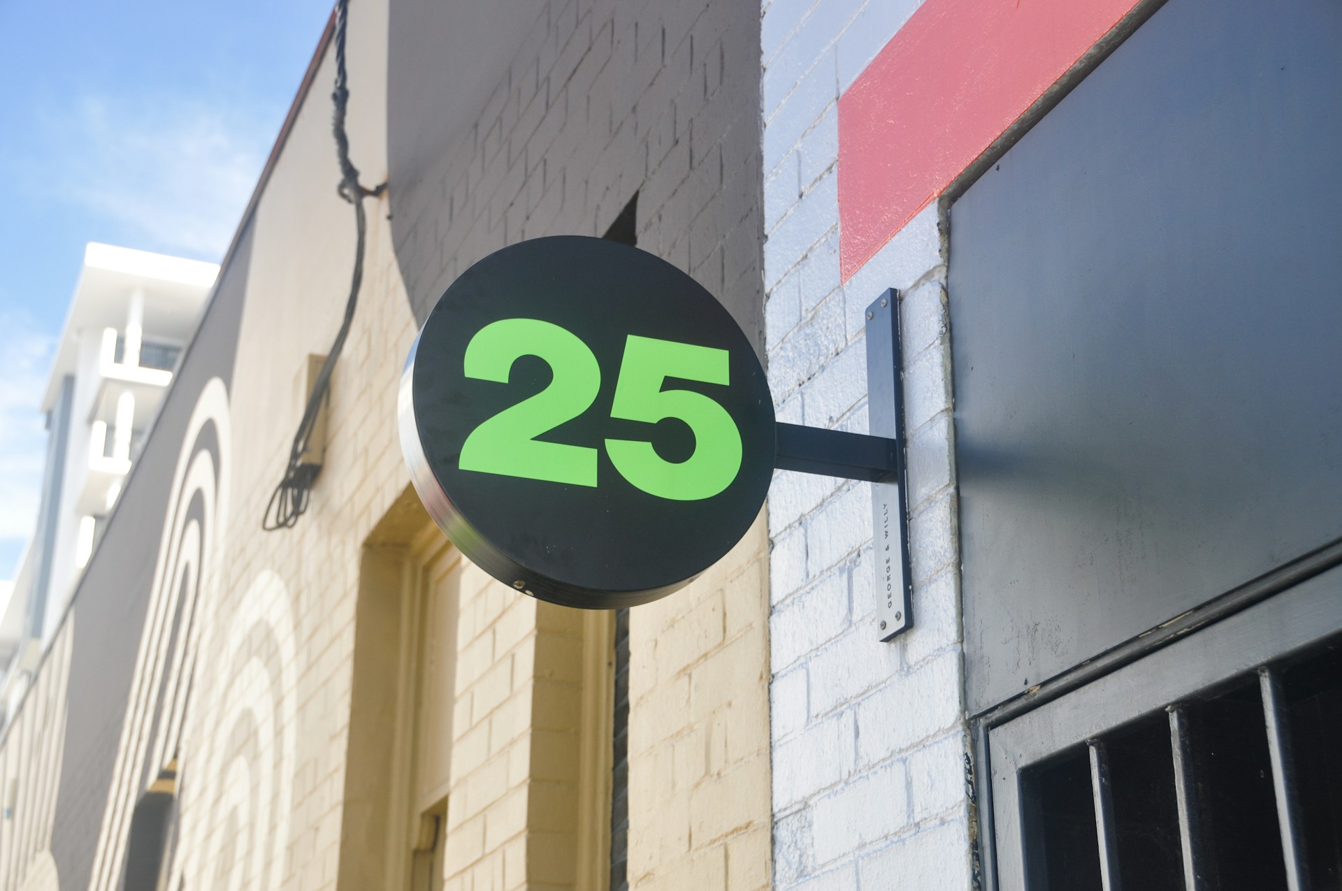 gray computer monitor