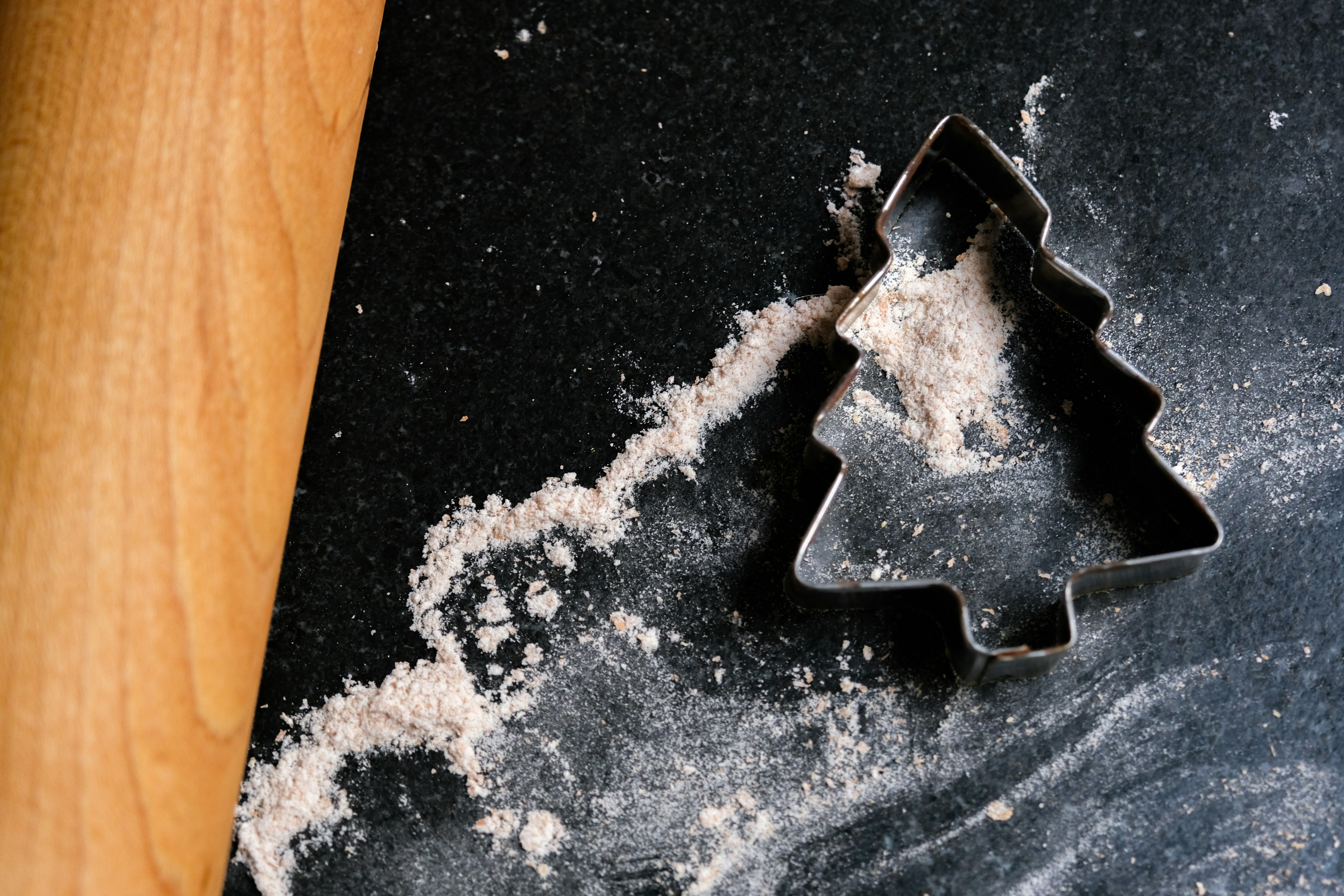 Ein Ausstecher steht auf einem Tisch